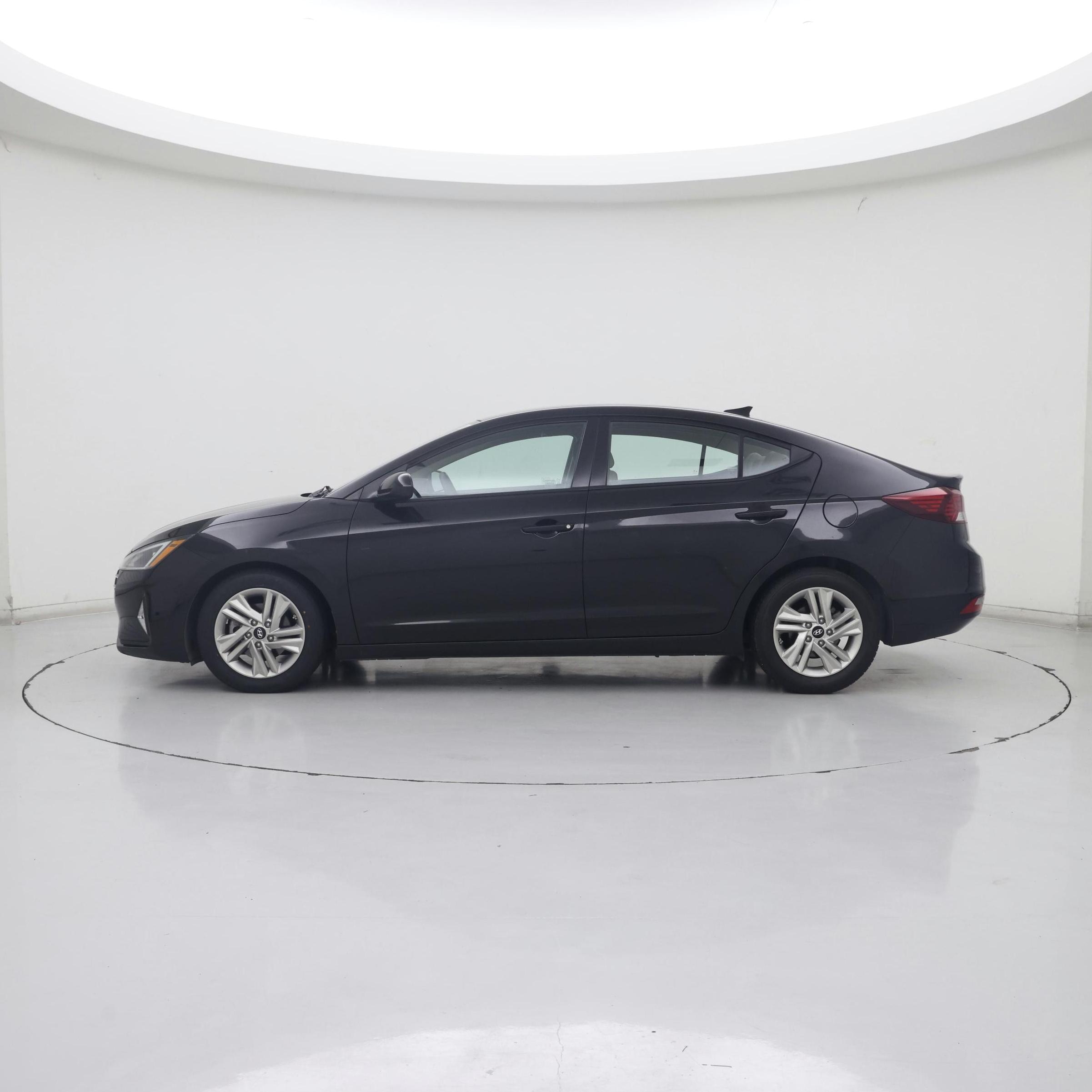 Thumbnail: 2020 Hyundai Elantra - 3