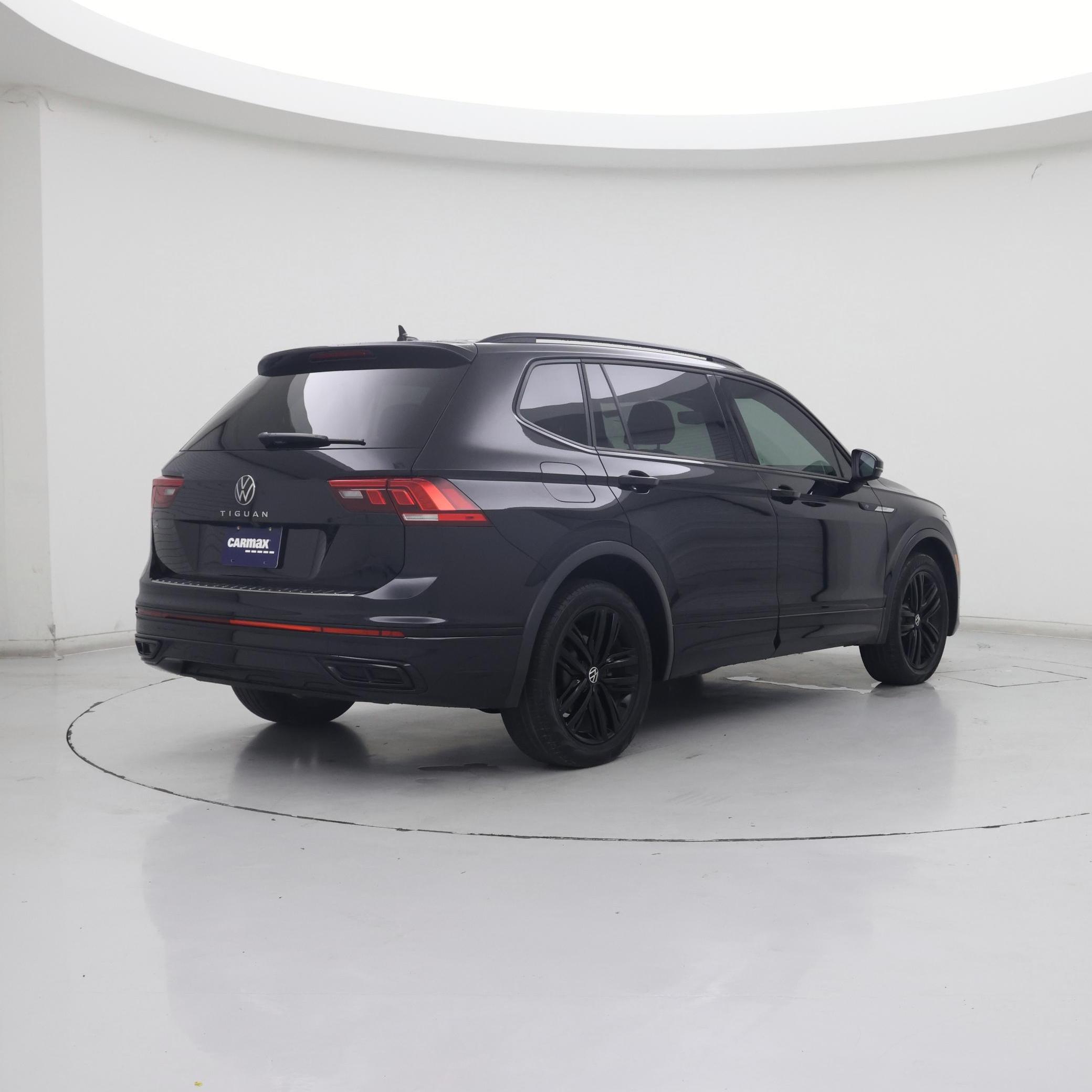 Thumbnail: 2022 Volkswagen Tiguan - 8