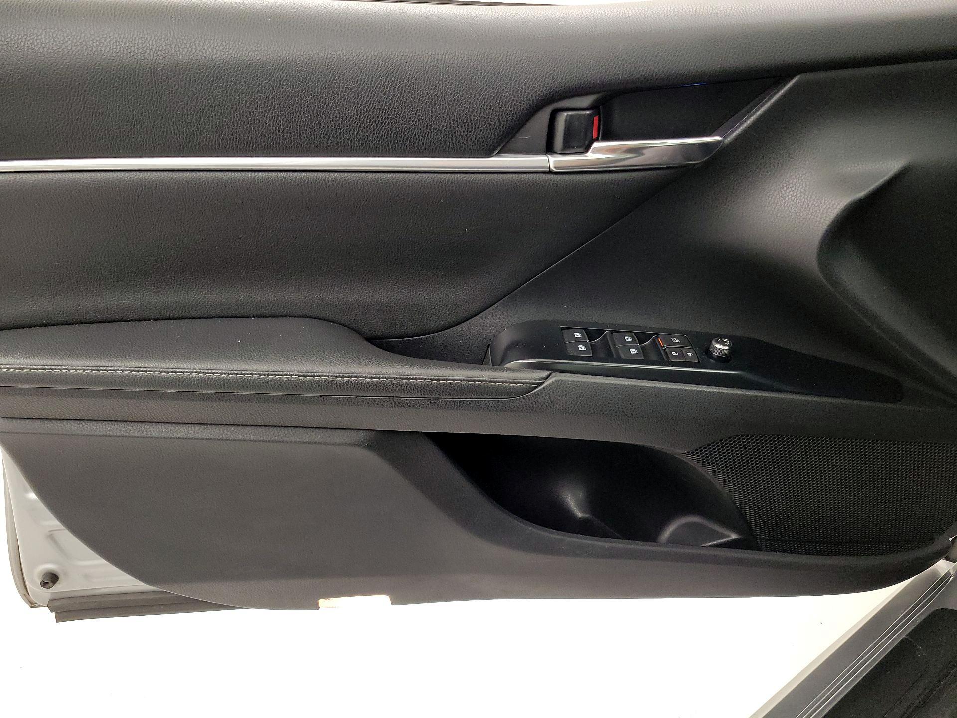 Thumbnail: 2019 Toyota Camry - 12