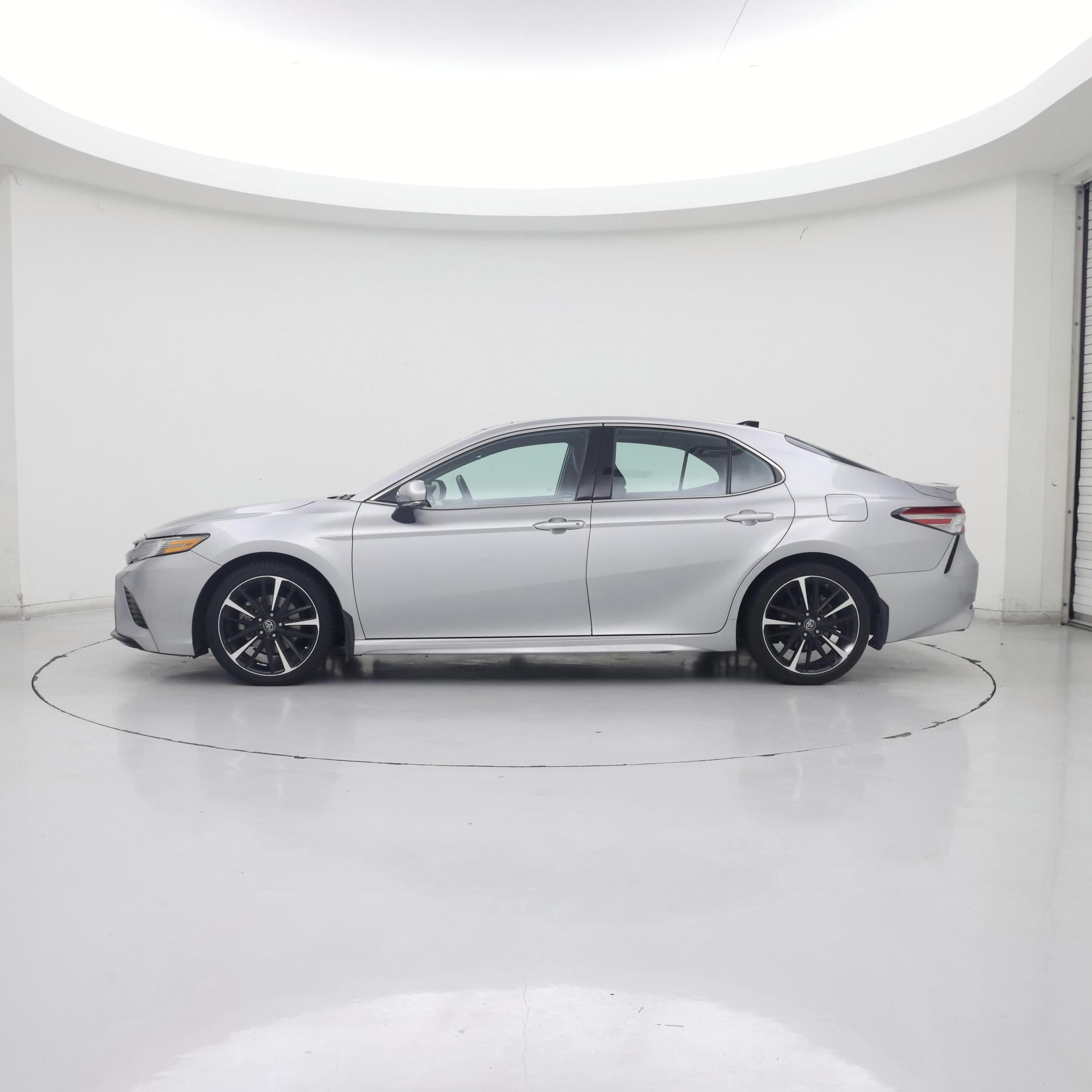 Thumbnail: 2019 Toyota Camry - 3
