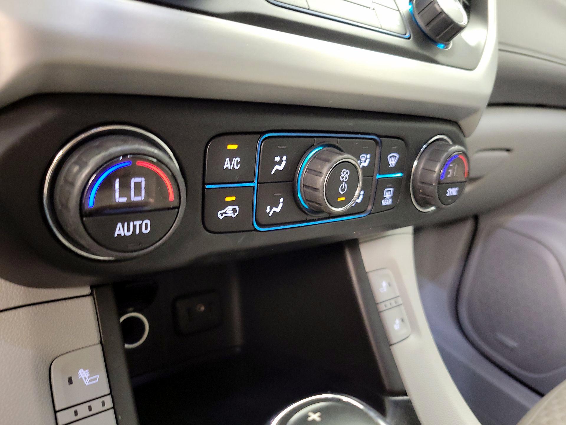 Thumbnail: 2019 GMC Acadia - 16