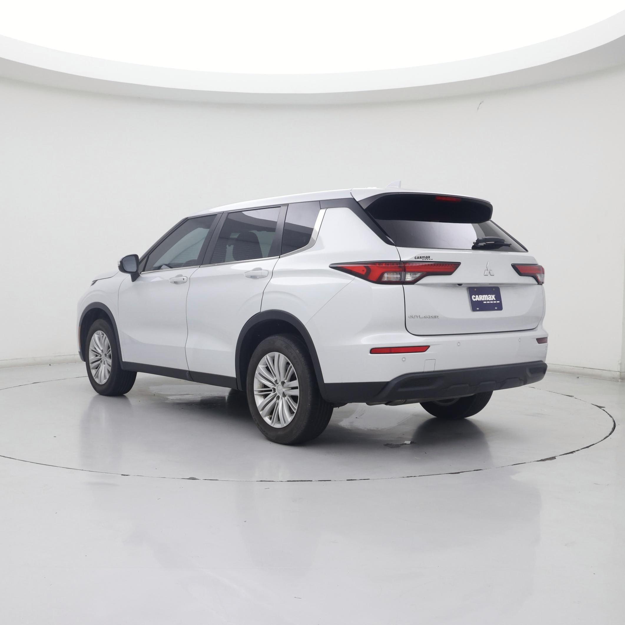 Thumbnail: 2022 Mitsubishi Outlander - 2