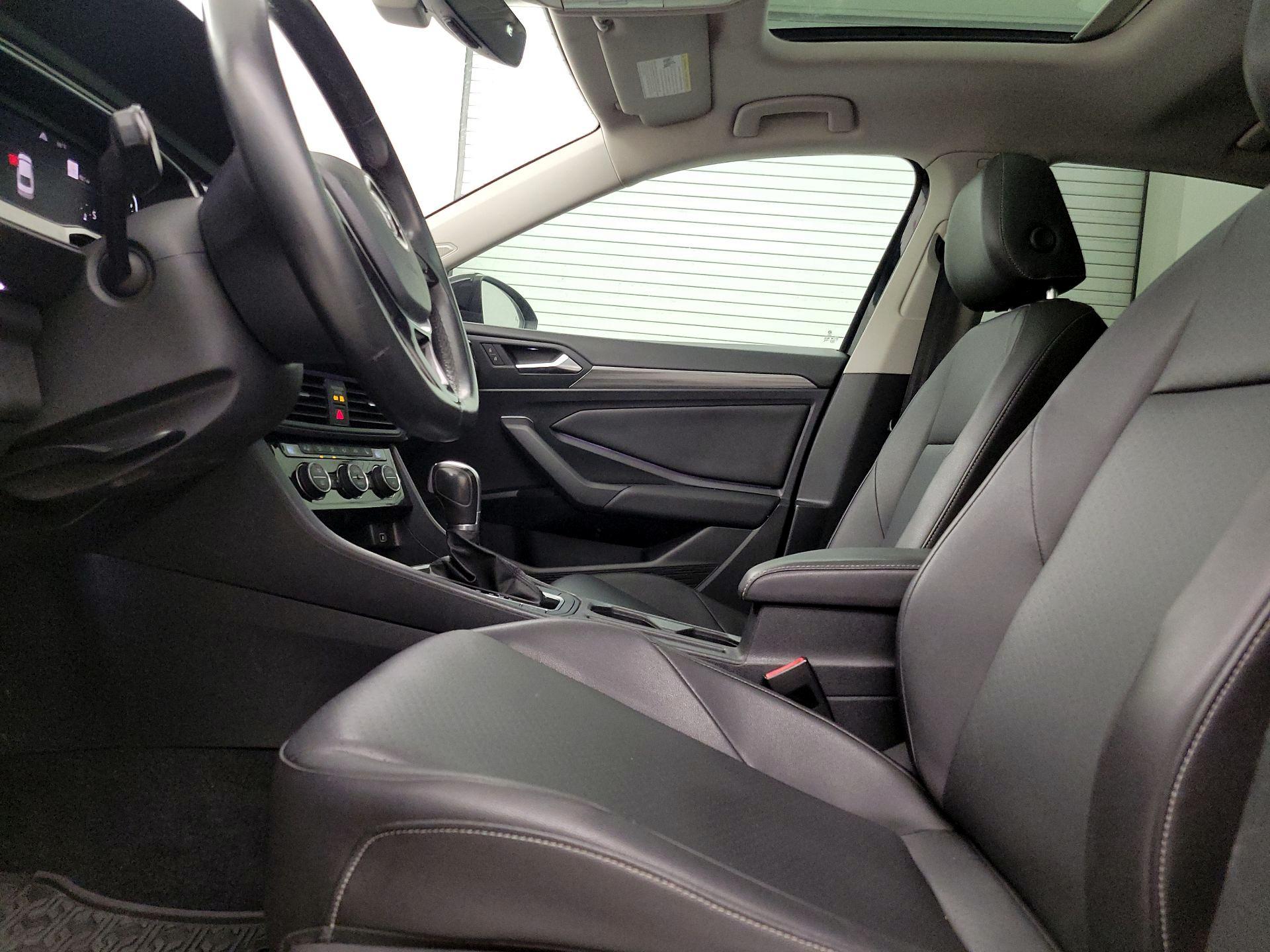 Thumbnail: 2019 Volkswagen Jetta - 11