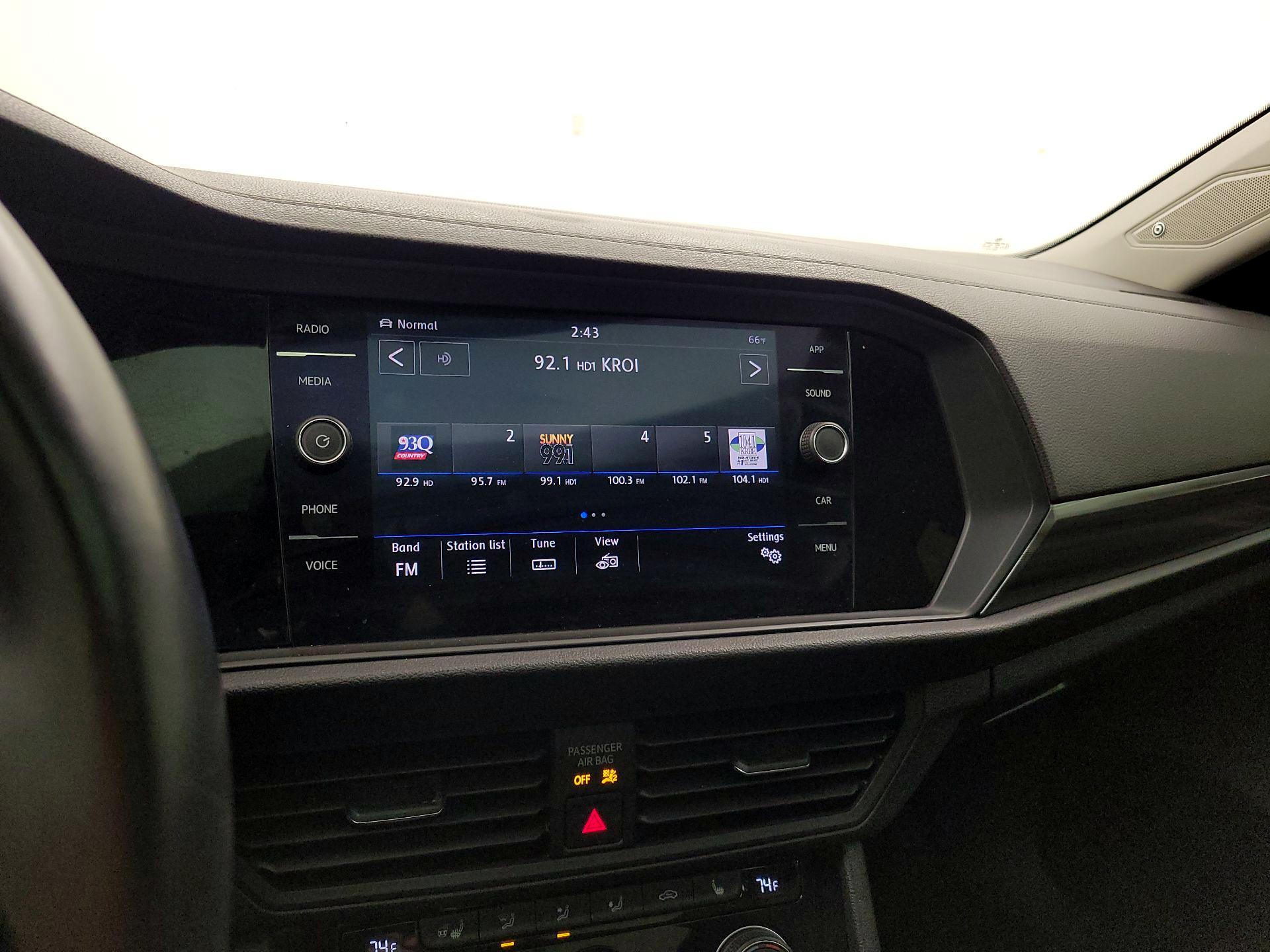 Thumbnail: 2019 Volkswagen Jetta - 15