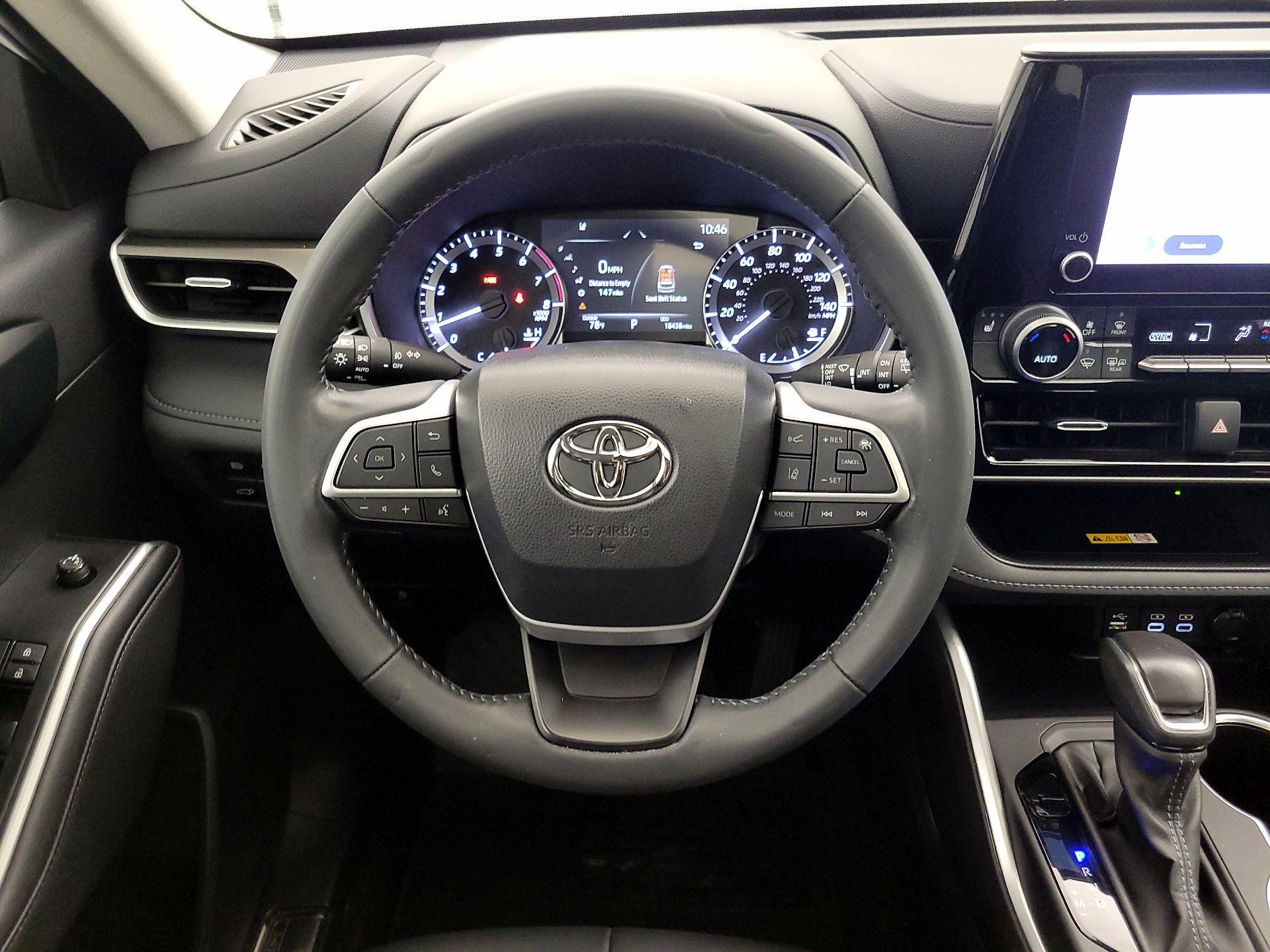 Thumbnail: 2023 Toyota Highlander - 10