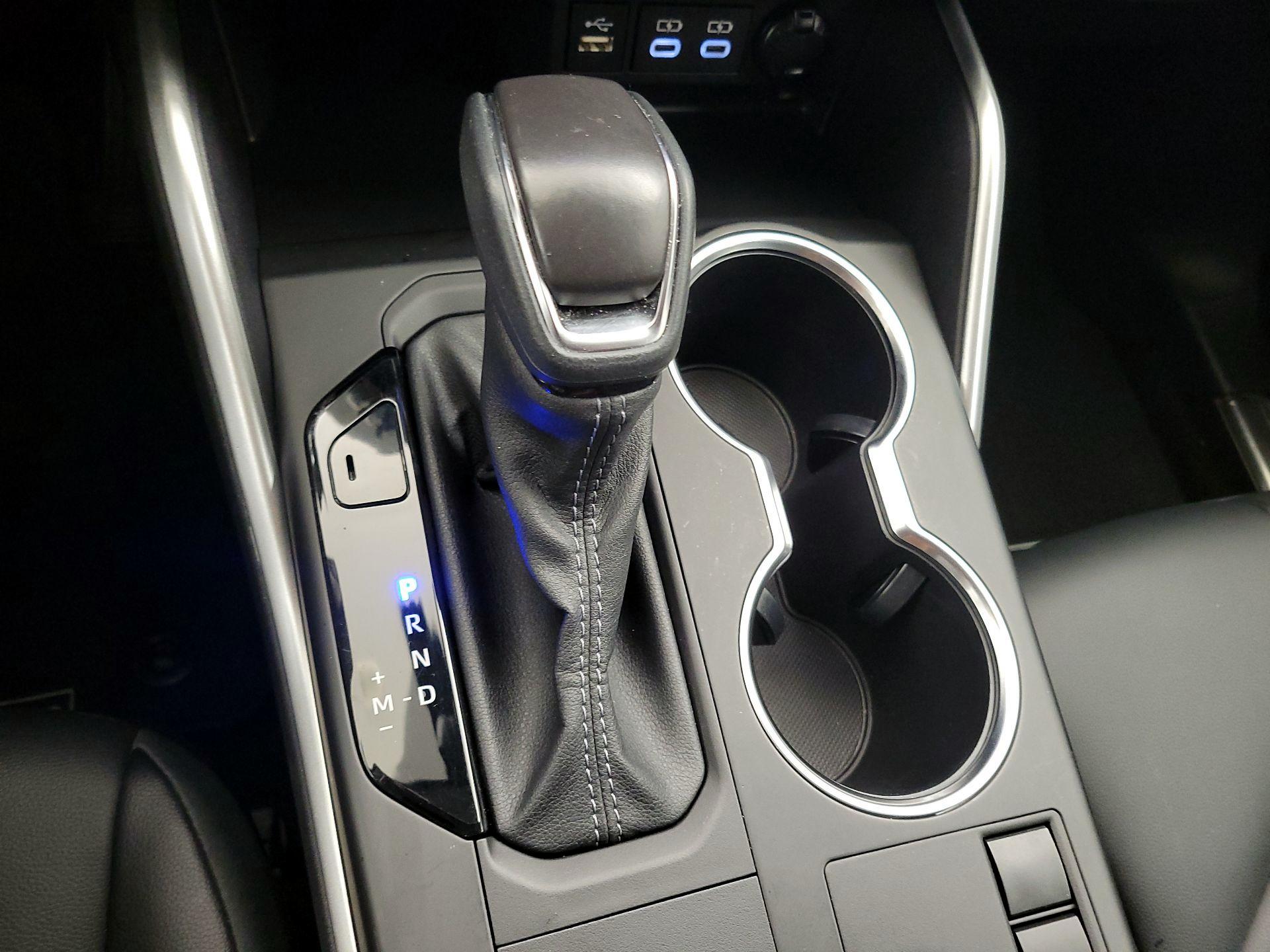 Thumbnail: 2023 Toyota Highlander - 17
