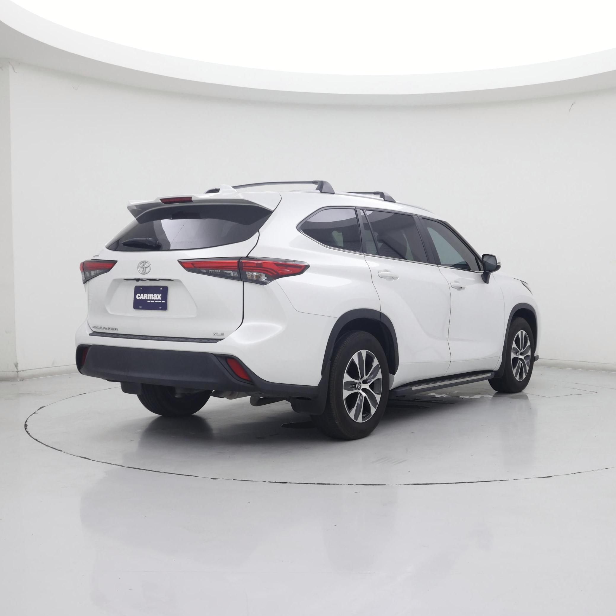 Thumbnail: 2023 Toyota Highlander - 8