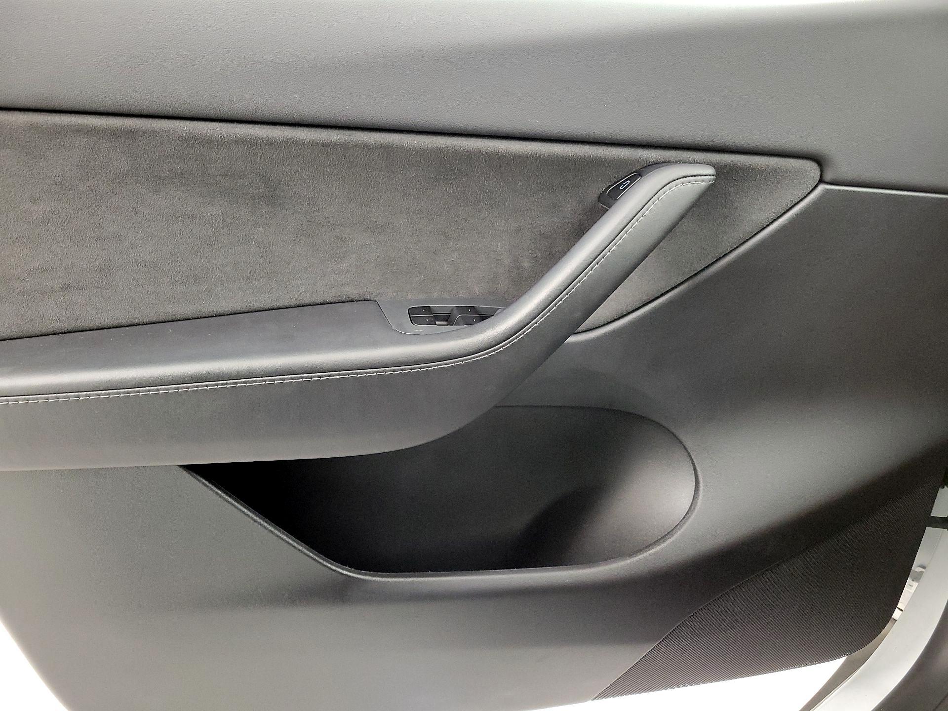 Thumbnail: 2021 Tesla Model Y - 12