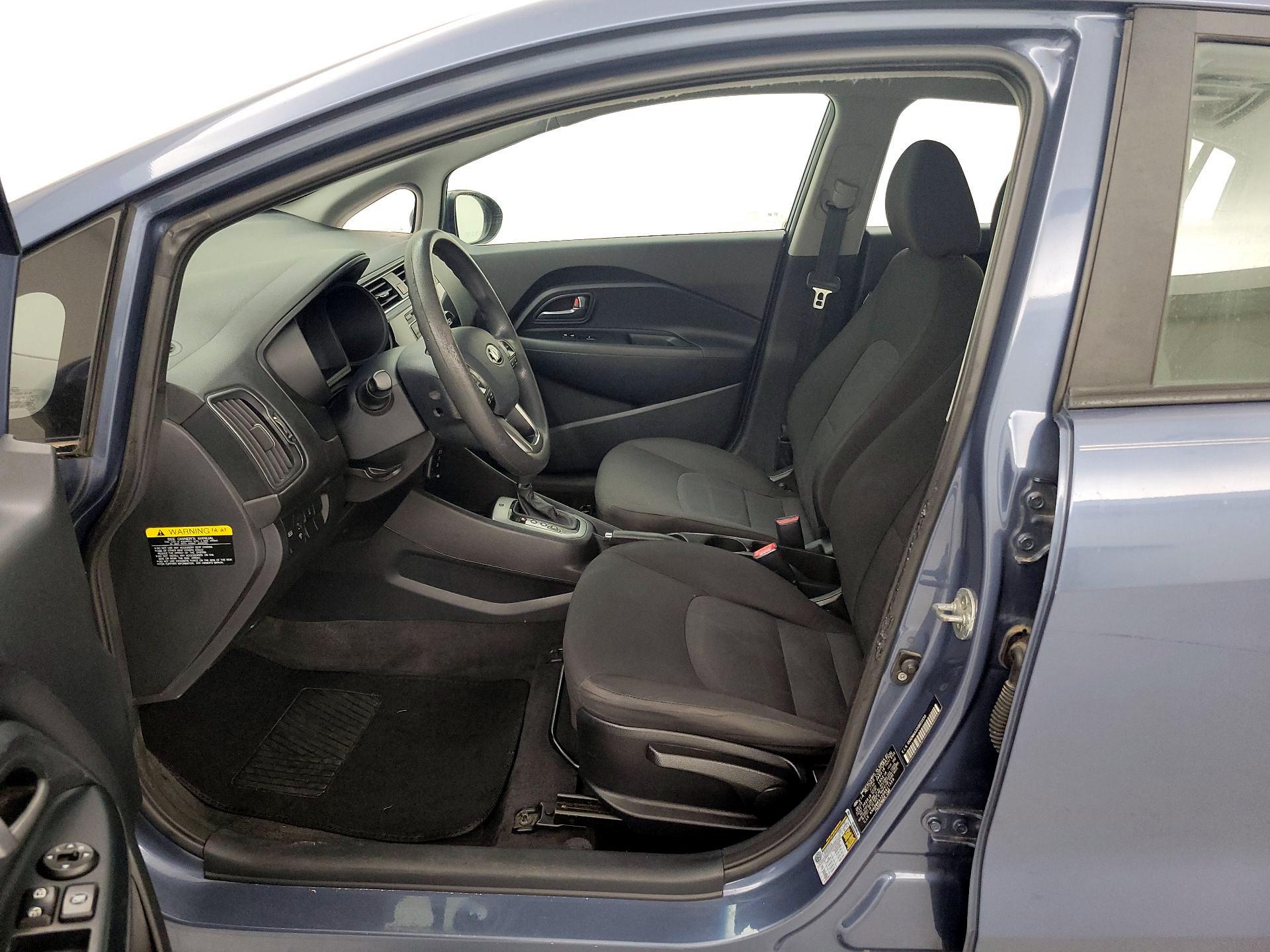 Thumbnail: 2016 Kia Rio - 11