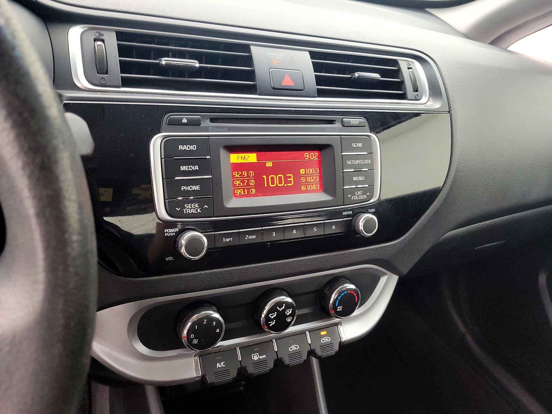 Thumbnail: 2016 Kia Rio - 14