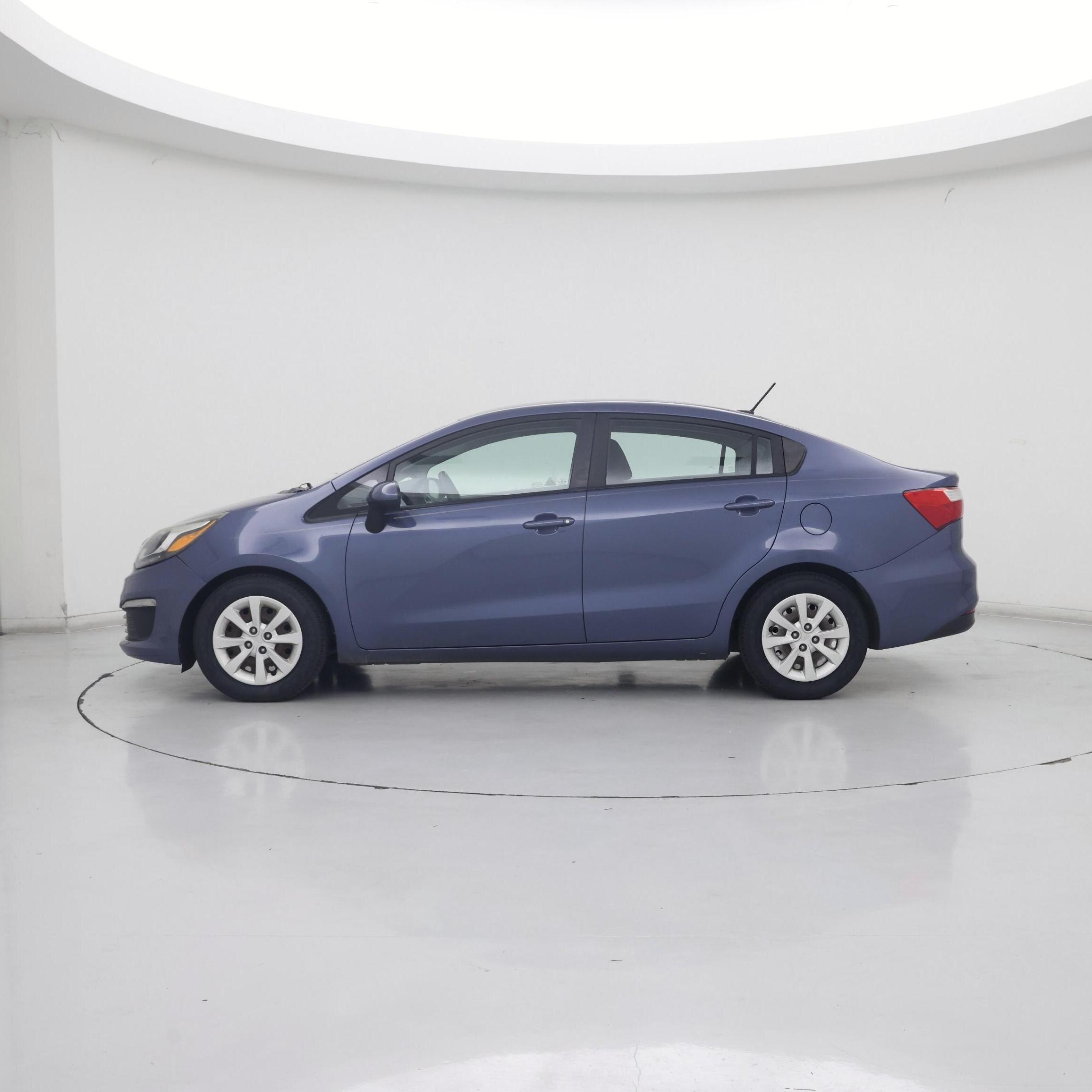 Thumbnail: 2016 Kia Rio - 3
