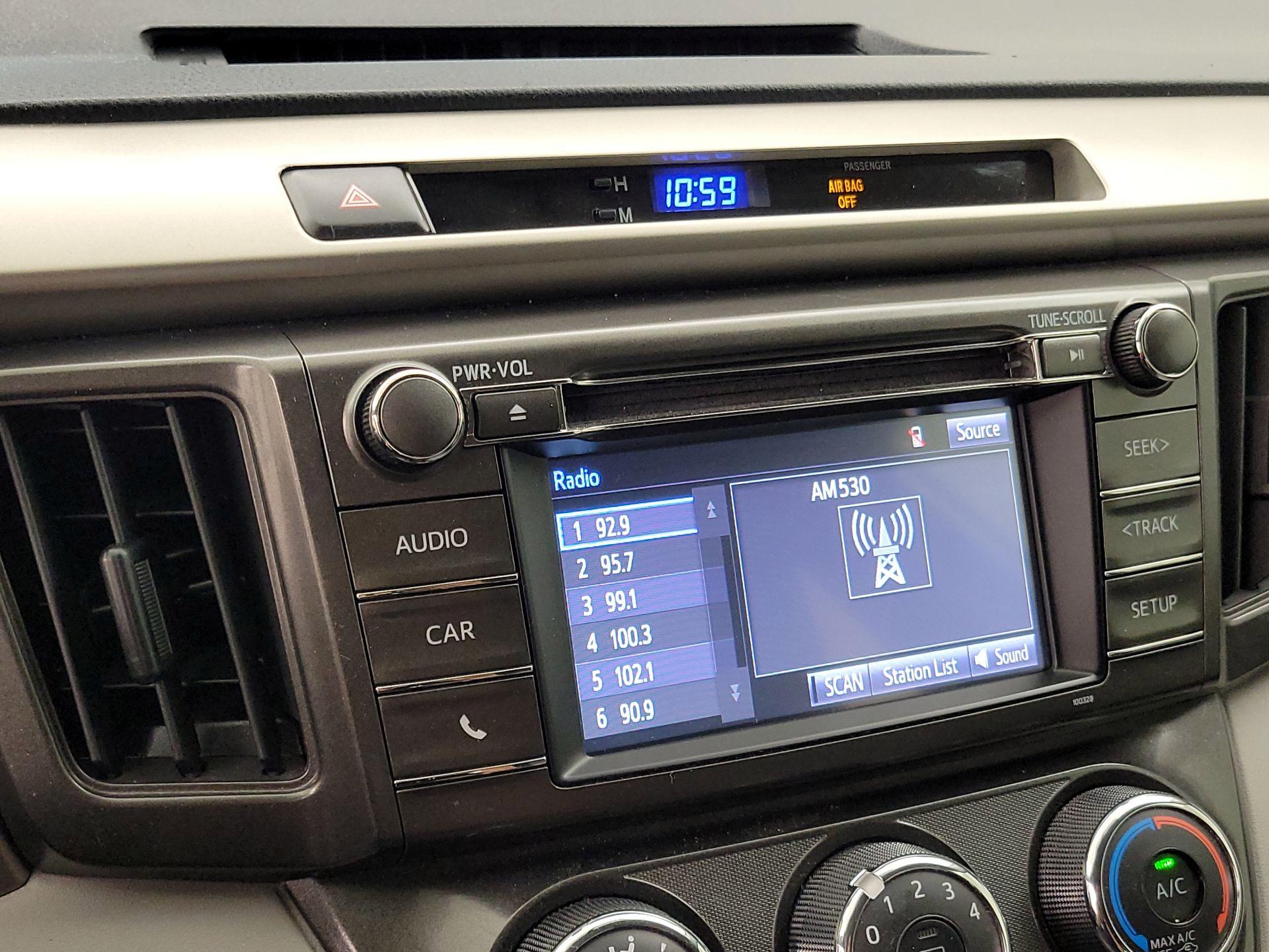 Thumbnail: 2014 Toyota RAV4 - 15