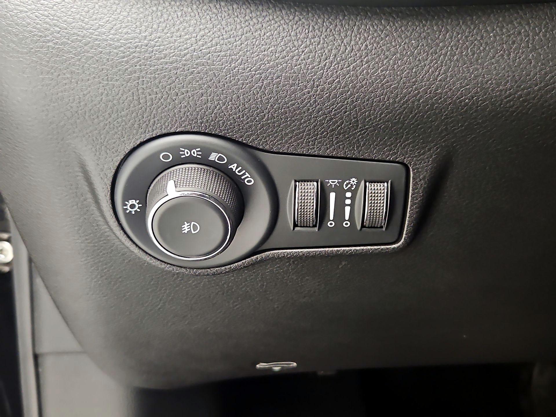 Thumbnail: 2022 Jeep Compass - 13