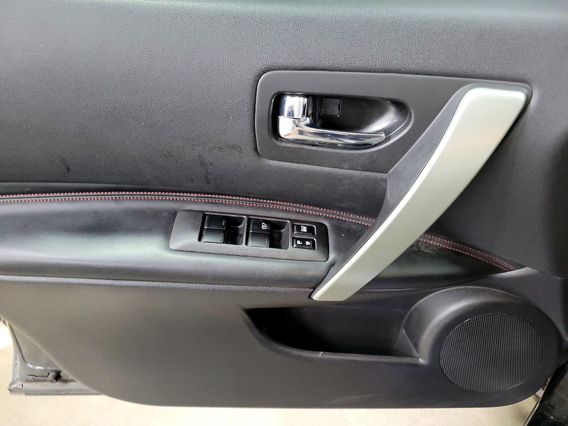 Thumbnail: 2013 Nissan Rogue - 12