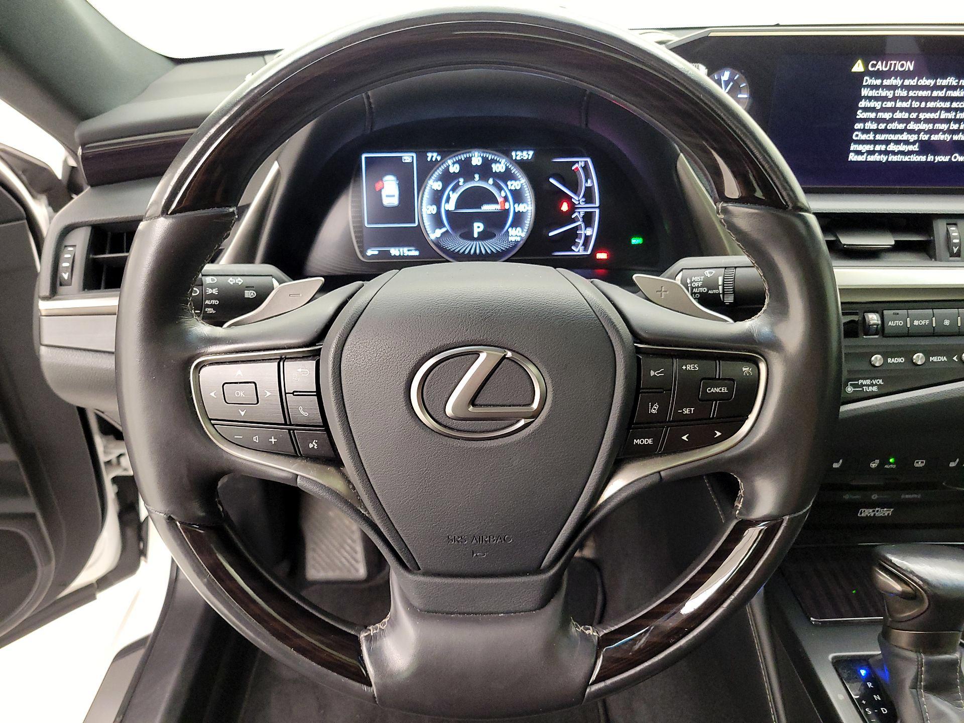 Thumbnail: 2019 Lexus ES - 10