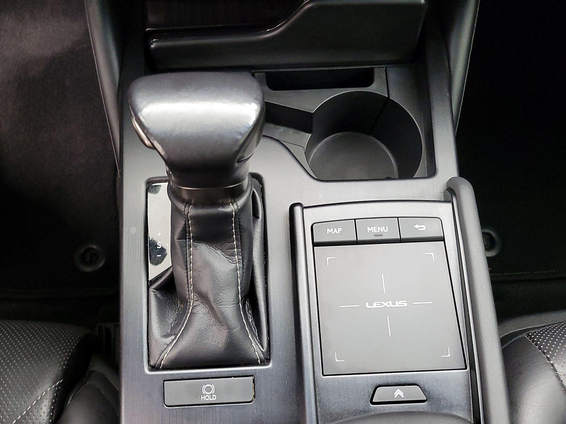 Thumbnail: 2019 Lexus ES - 18