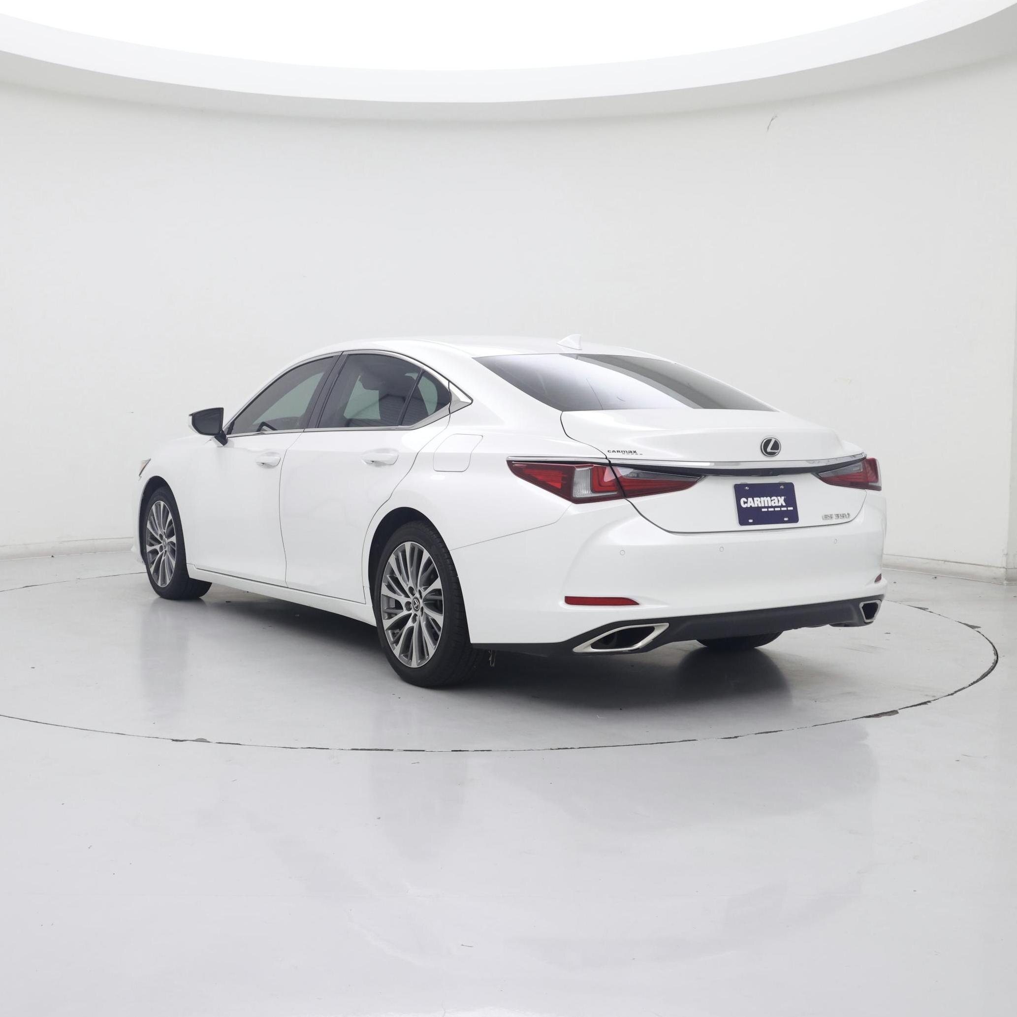 Thumbnail: 2019 Lexus ES - 2