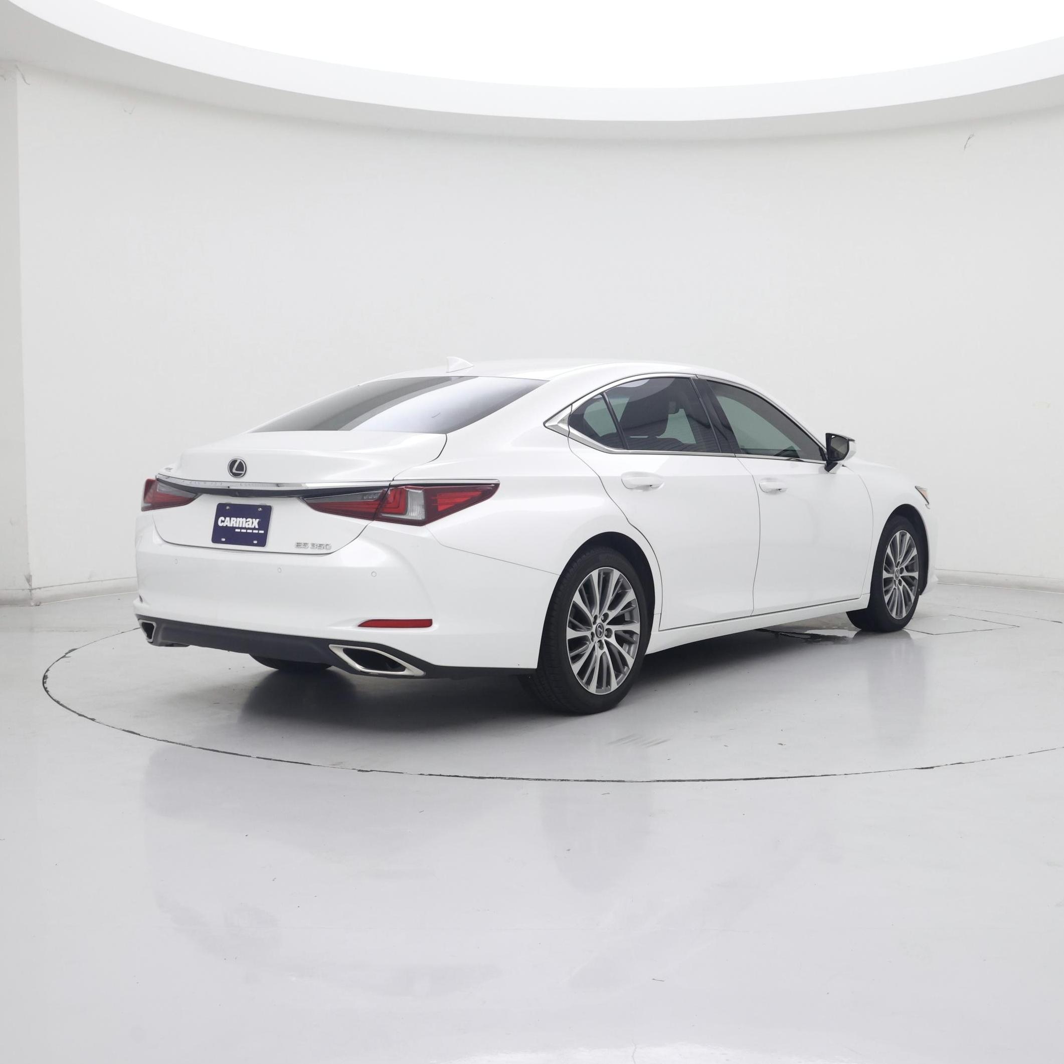 Thumbnail: 2019 Lexus ES - 8