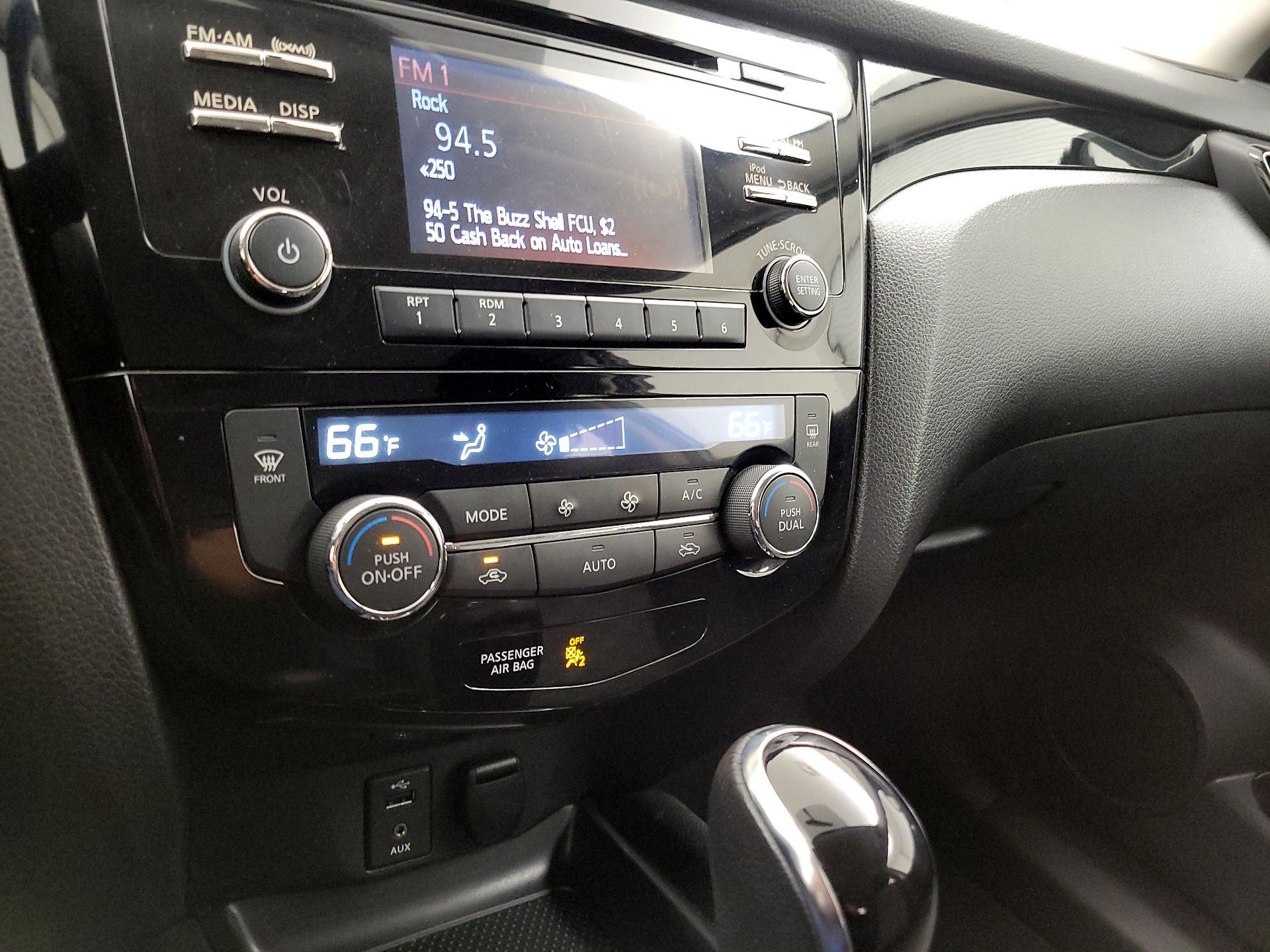 Thumbnail: 2018 Nissan Rogue Sport - 16