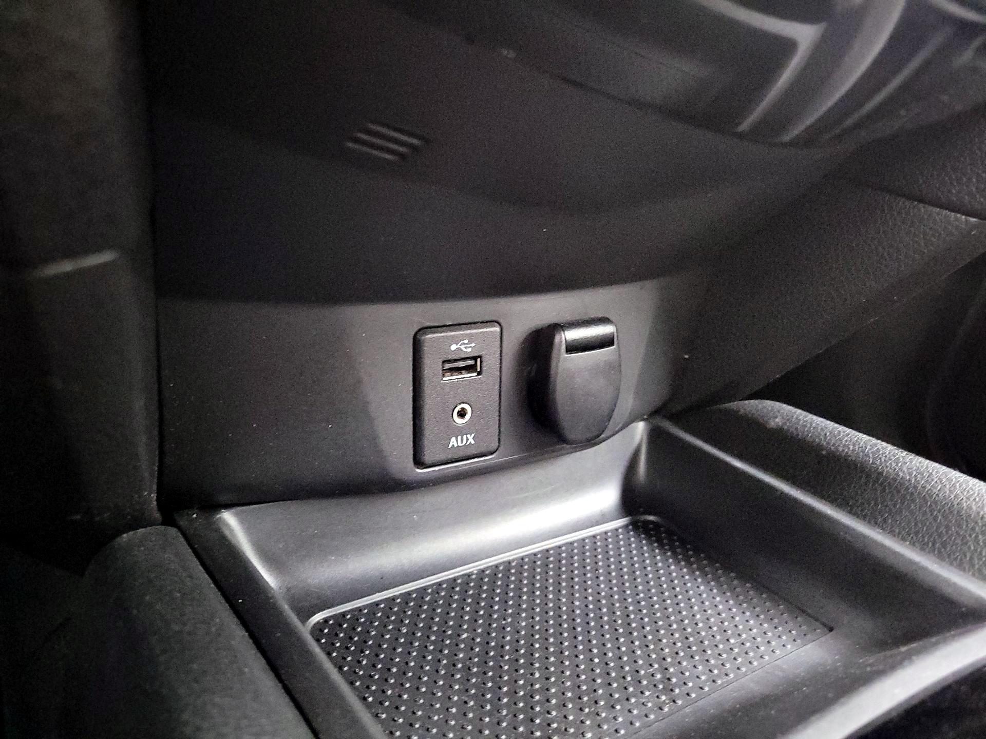 Thumbnail: 2018 Nissan Rogue Sport - 18