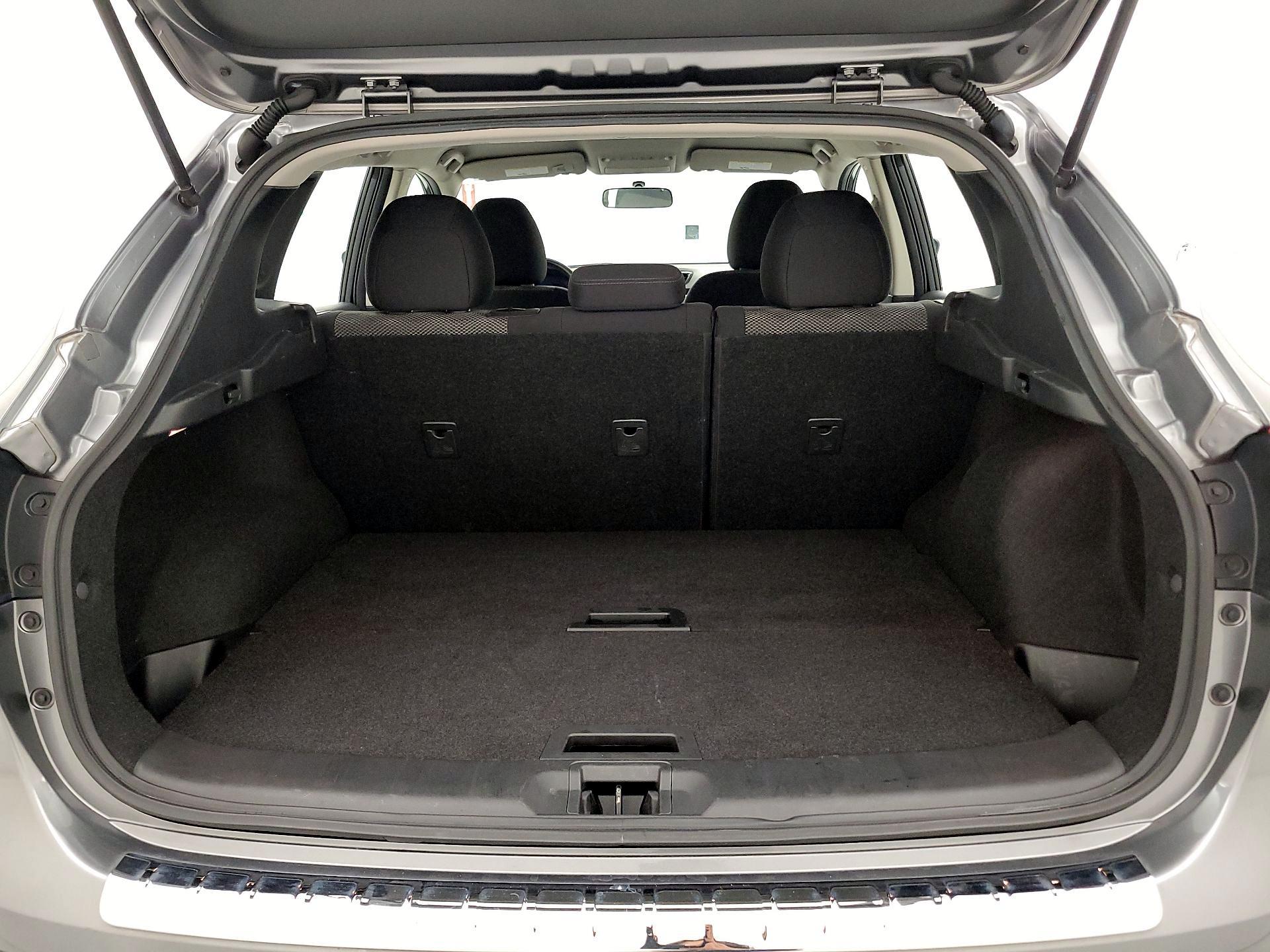 Thumbnail: 2018 Nissan Rogue Sport - 20