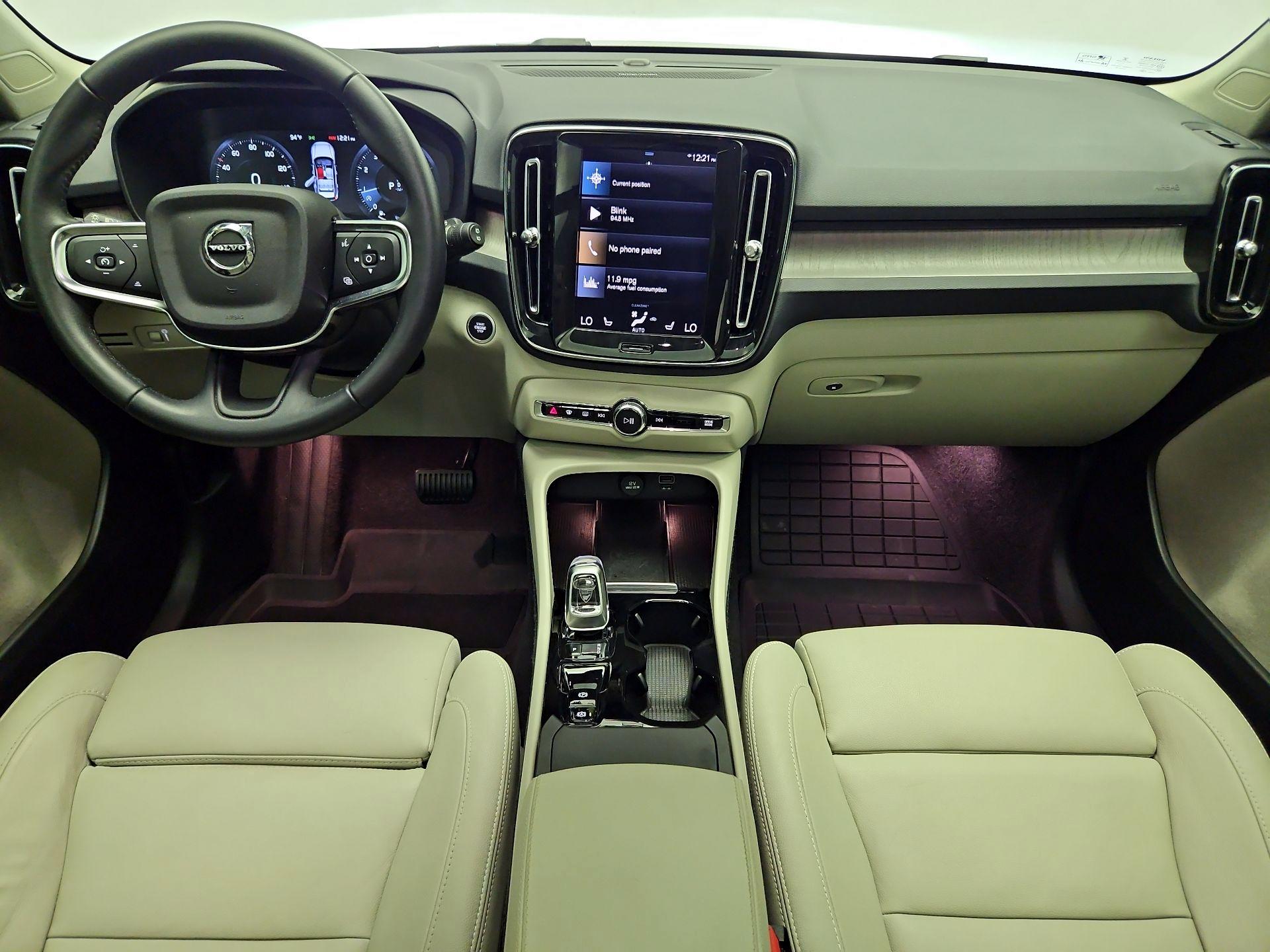 Thumbnail: 2021 Volvo XC40 - 9