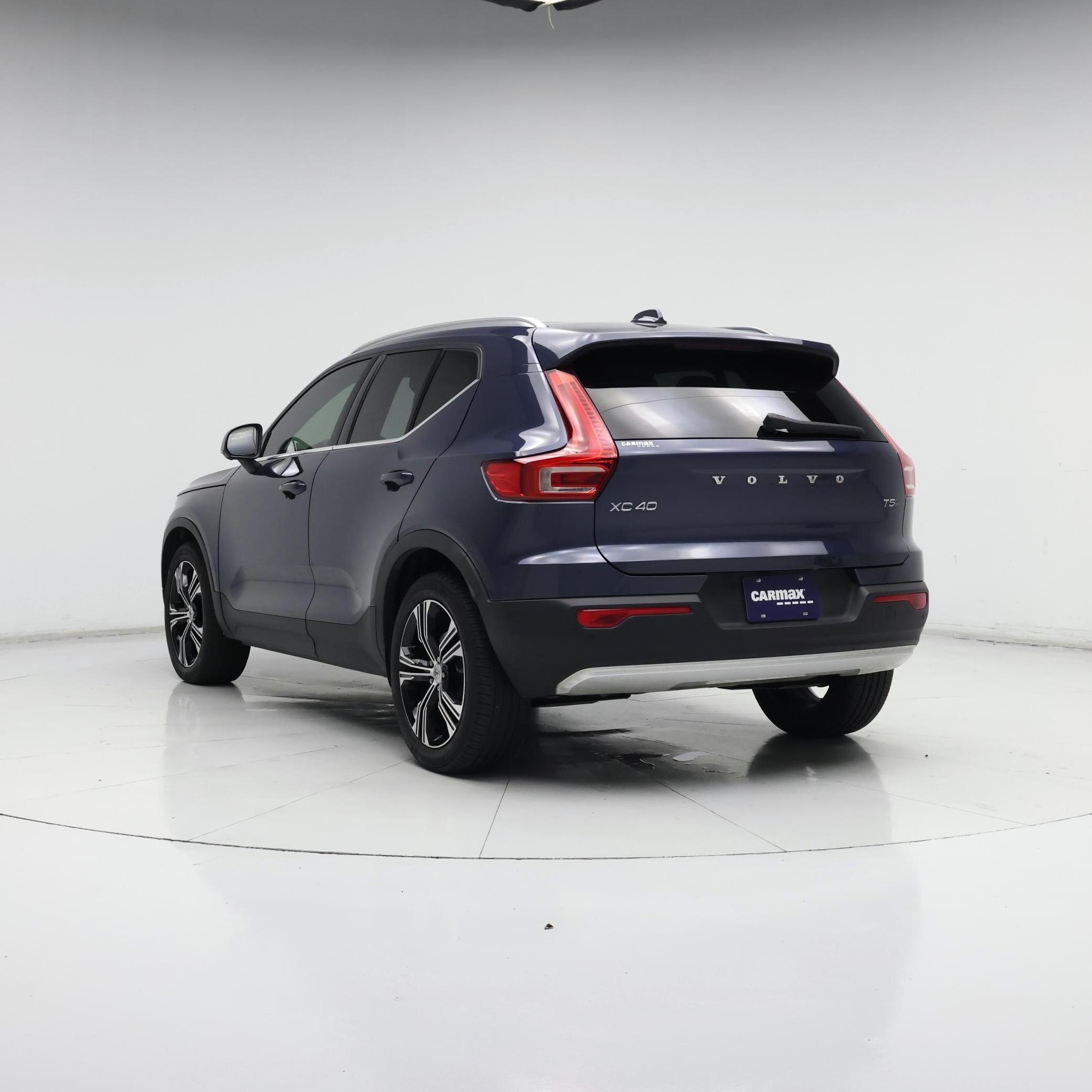 Thumbnail: 2021 Volvo XC40 - 2