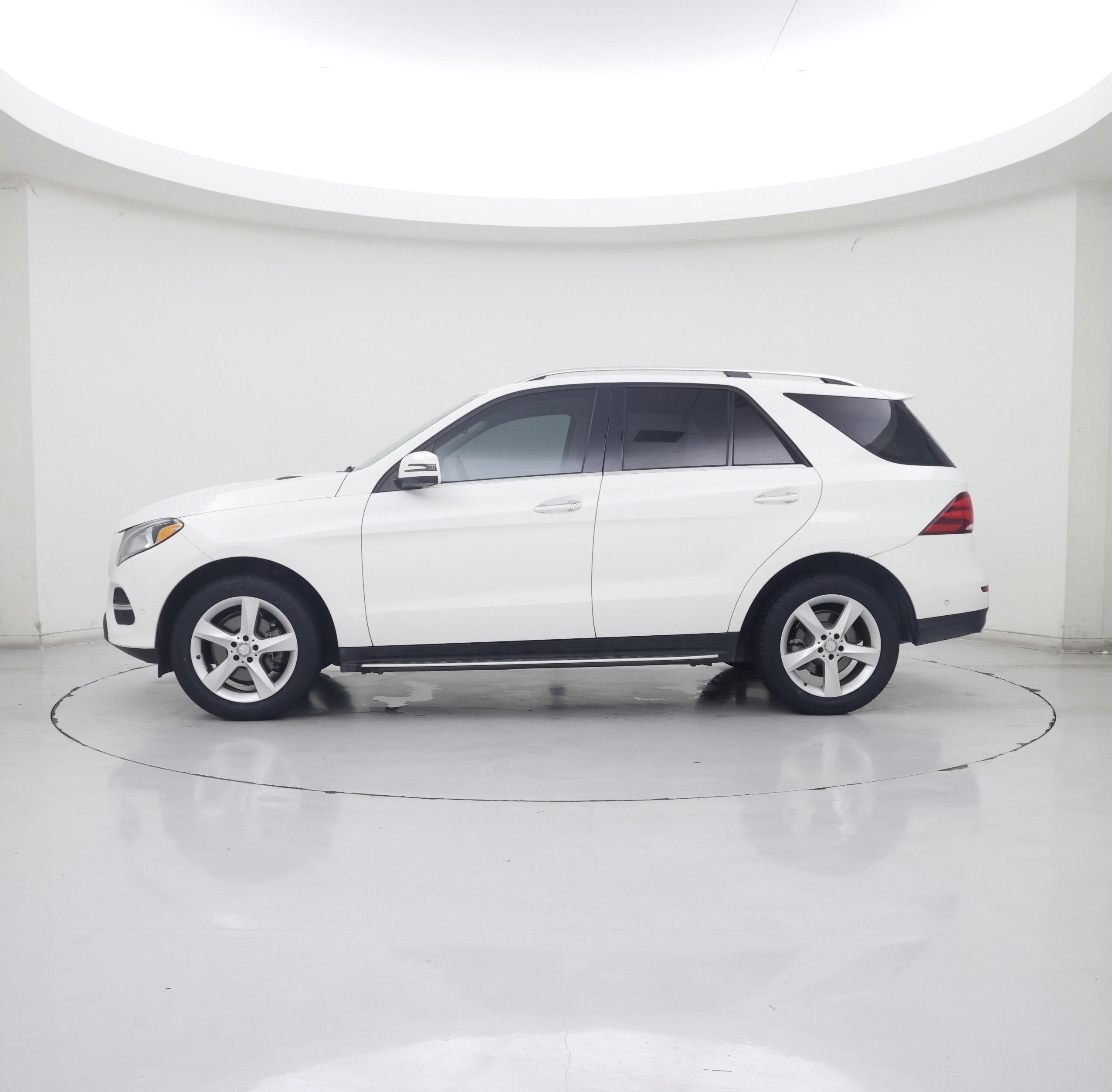 Thumbnail: 2017 Mercedes-Benz GLE - 3