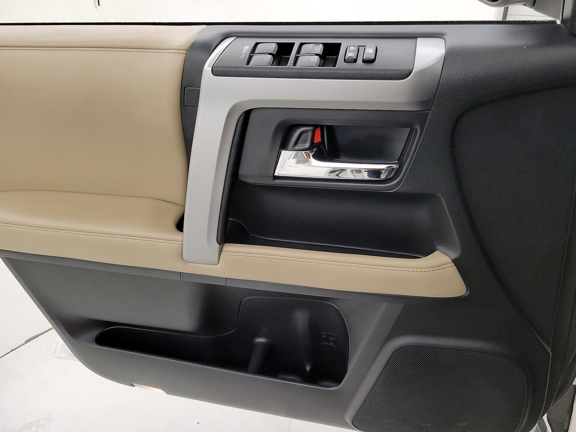 Thumbnail: 2019 Toyota 4Runner - 12