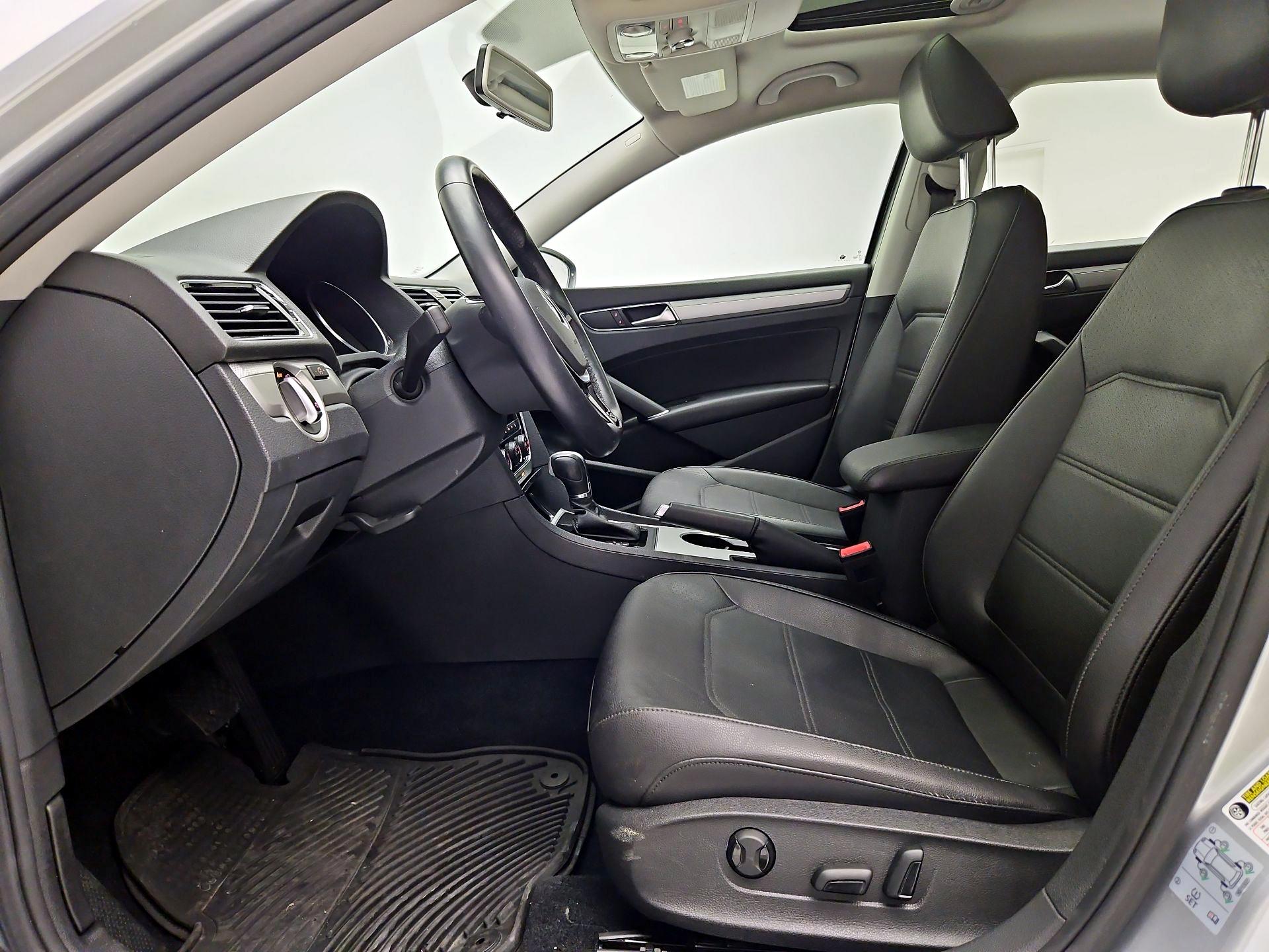 Thumbnail: 2019 Volkswagen Passat - 11