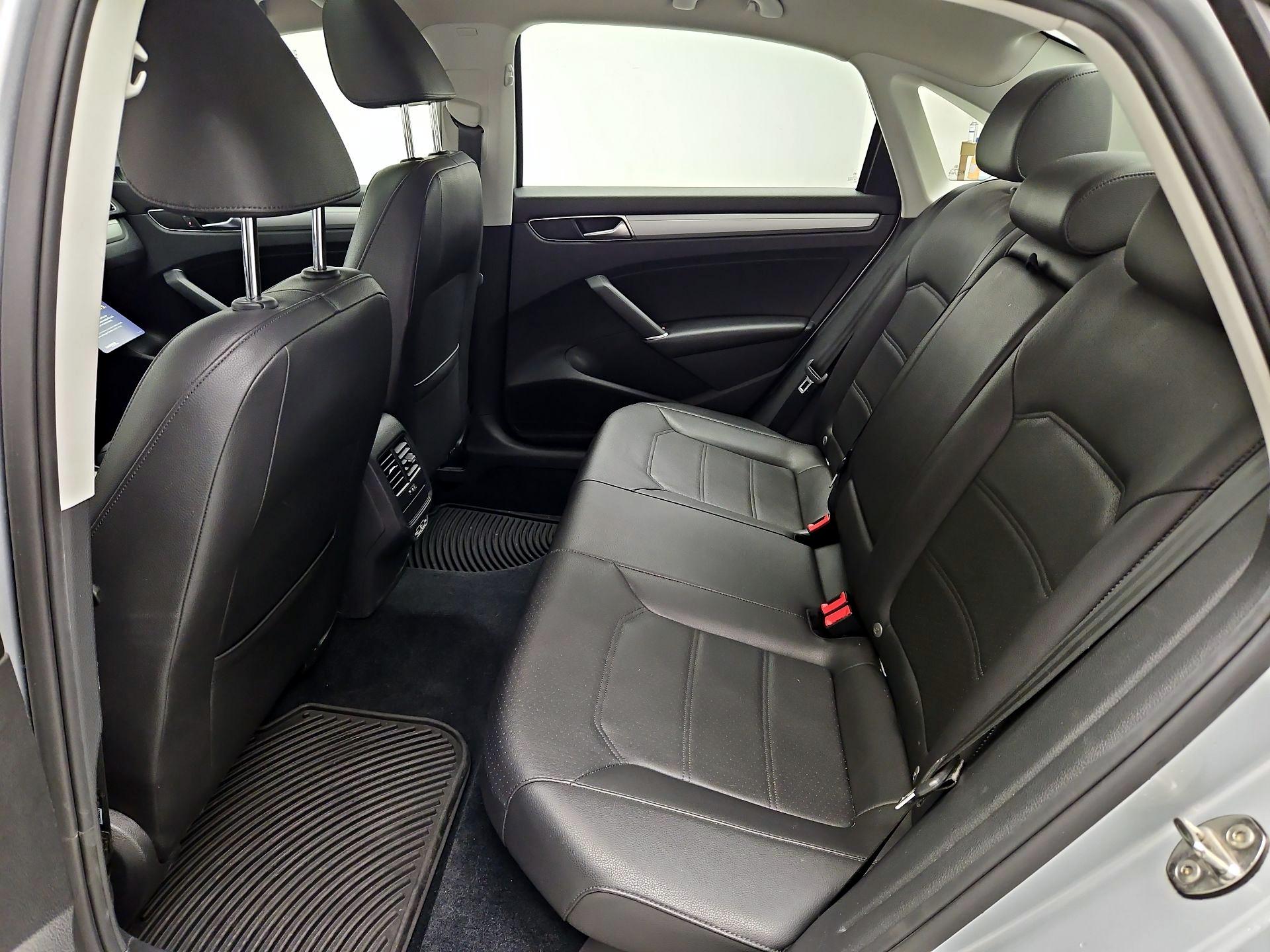 Thumbnail: 2019 Volkswagen Passat - 20