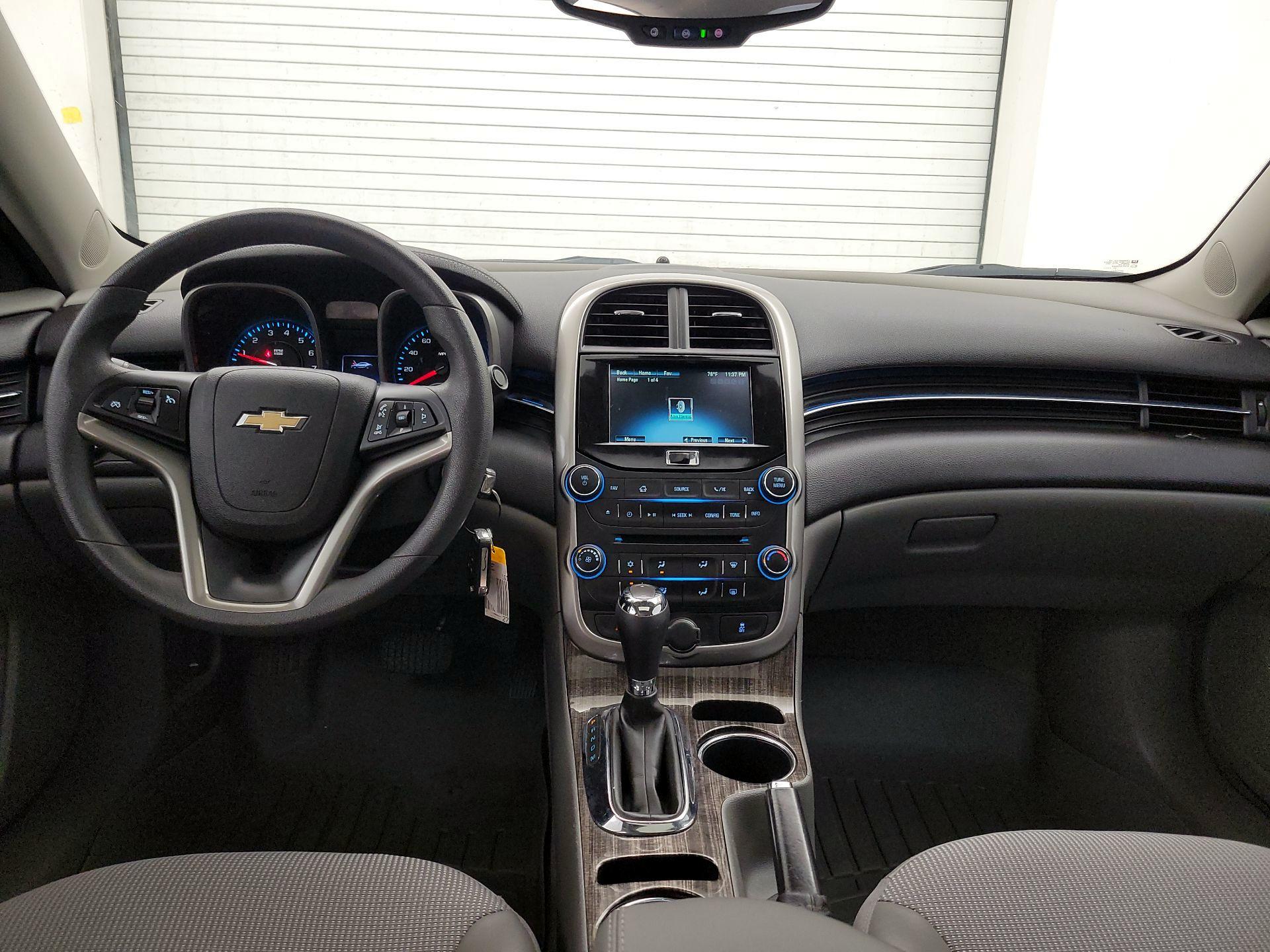Thumbnail: 2016 Chevrolet Malibu - 9