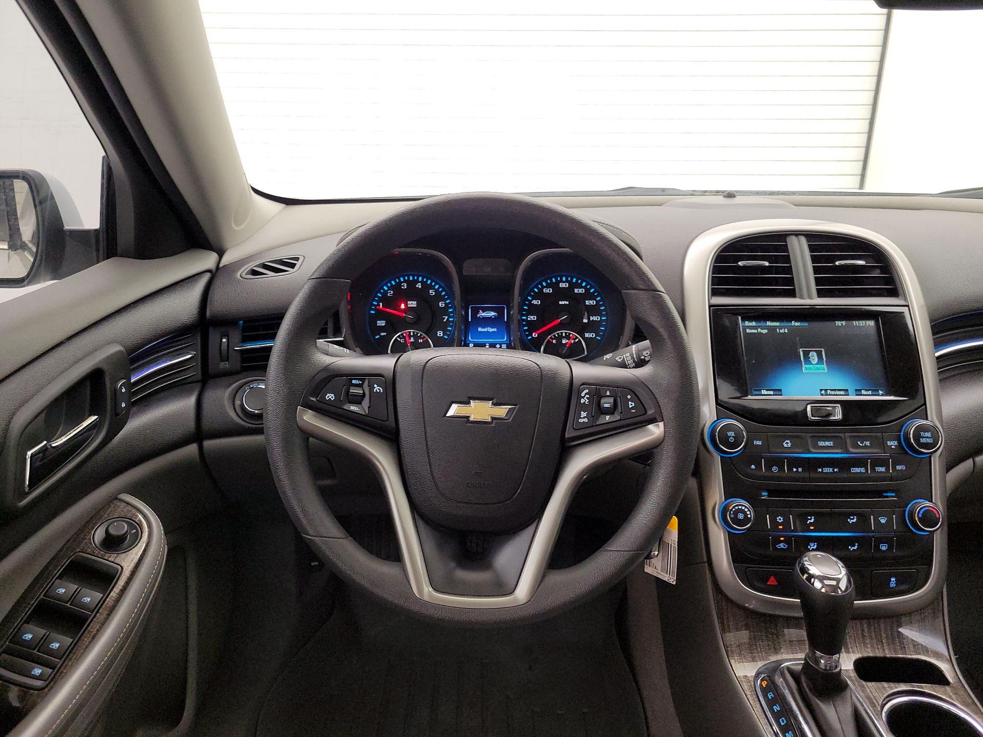 Thumbnail: 2016 Chevrolet Malibu - 10