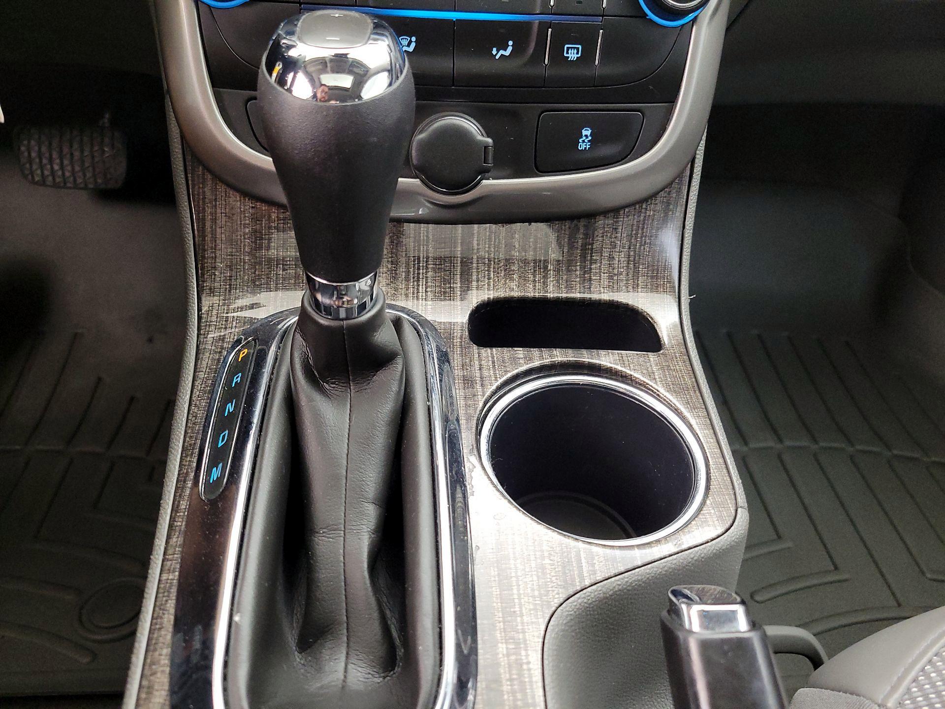 Thumbnail: 2016 Chevrolet Malibu - 17