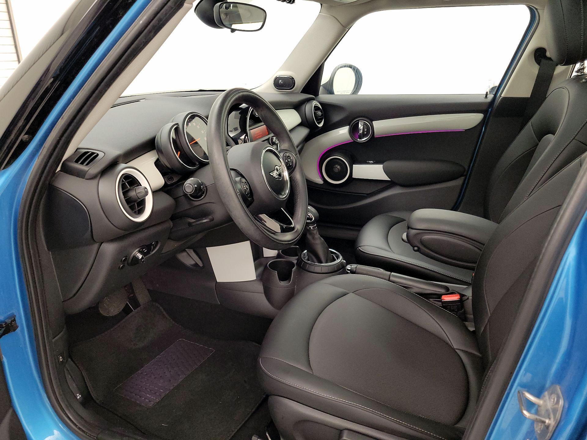 Thumbnail: 2016 MINI Cooper Hardtop - 11