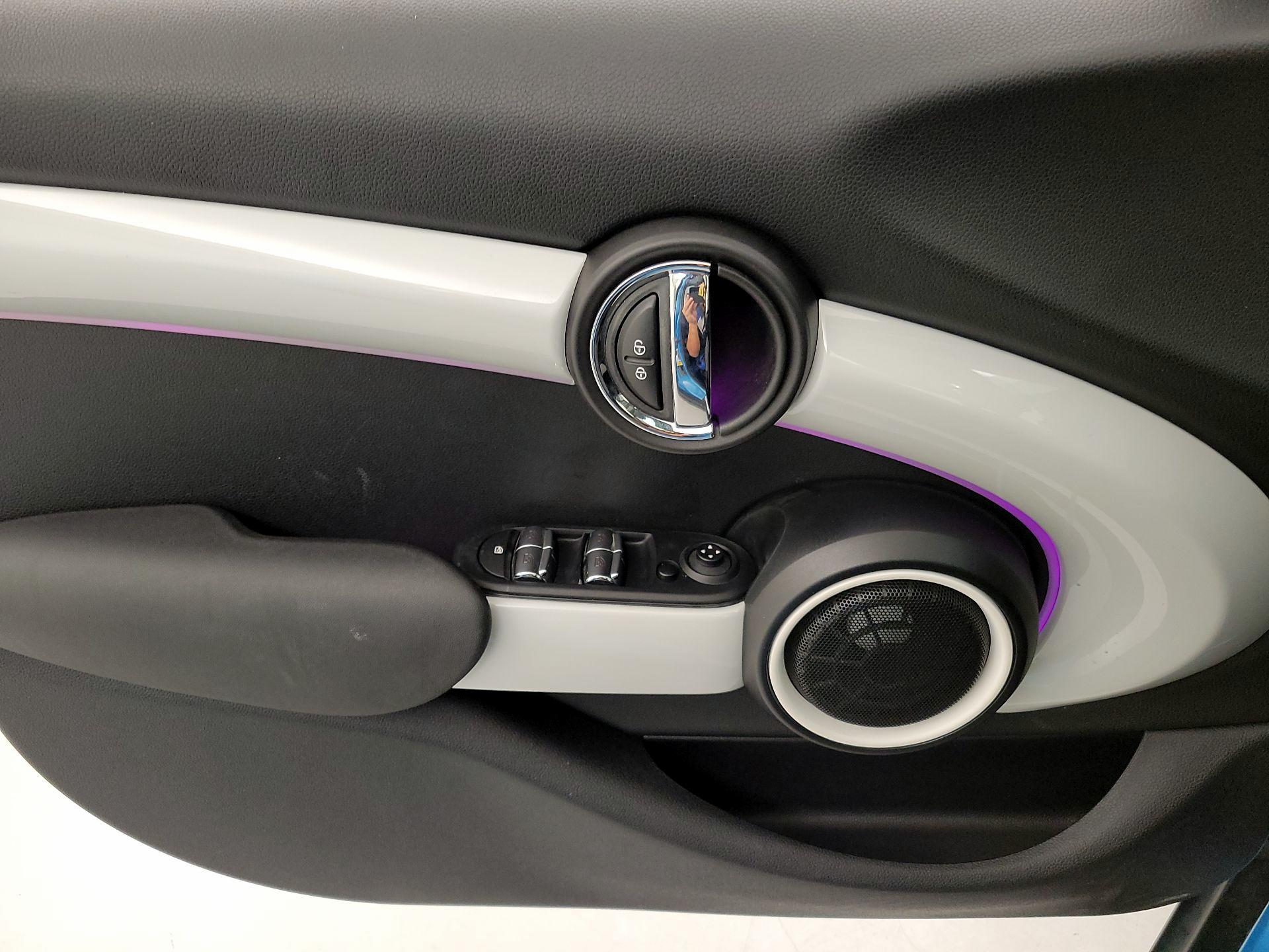 Thumbnail: 2016 MINI Cooper Hardtop - 12