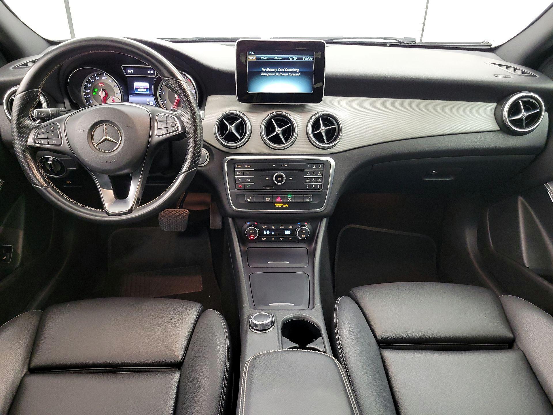 Thumbnail: 2016 Mercedes-Benz GLA - 9