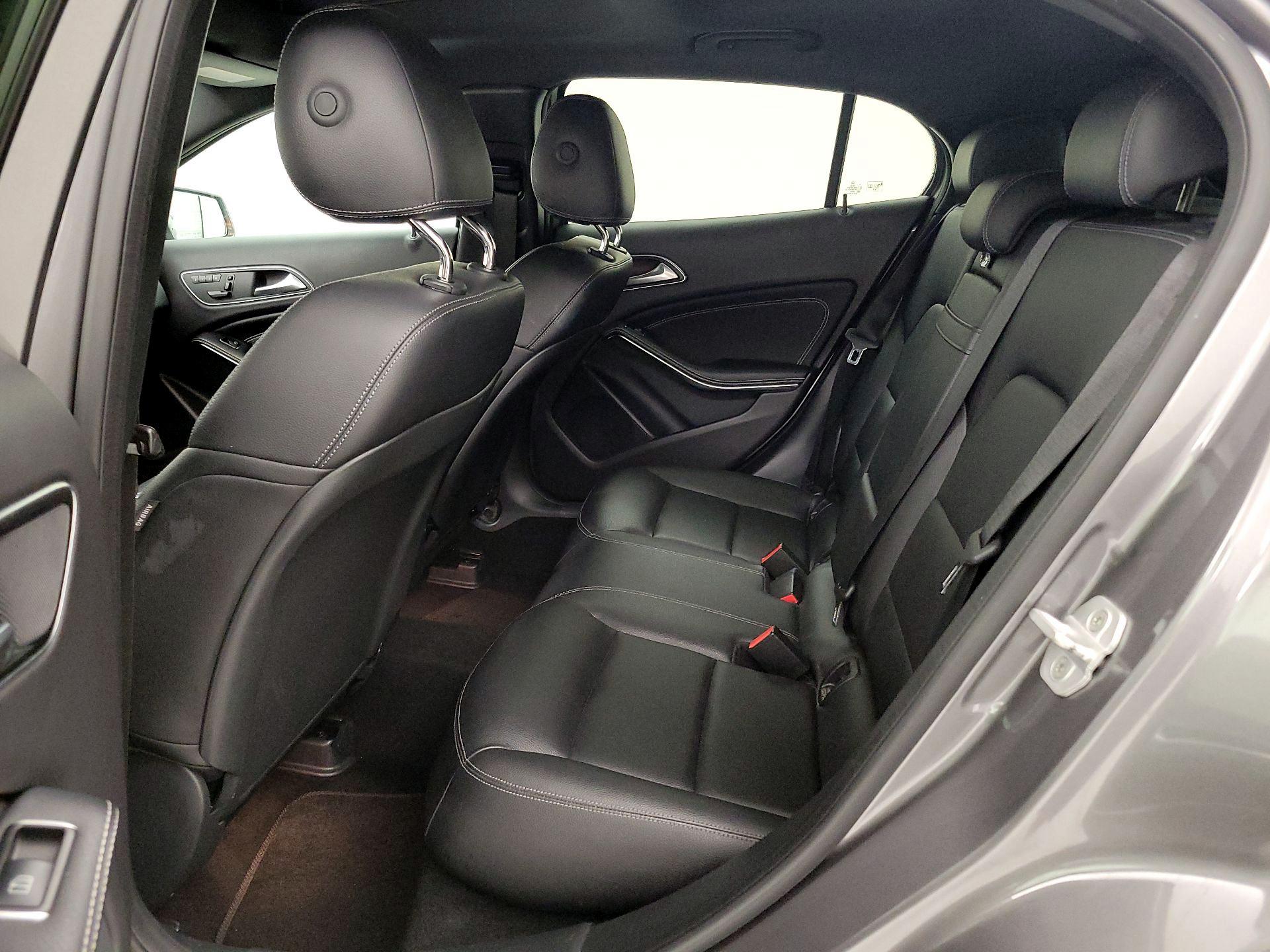 Thumbnail: 2016 Mercedes-Benz GLA - 20