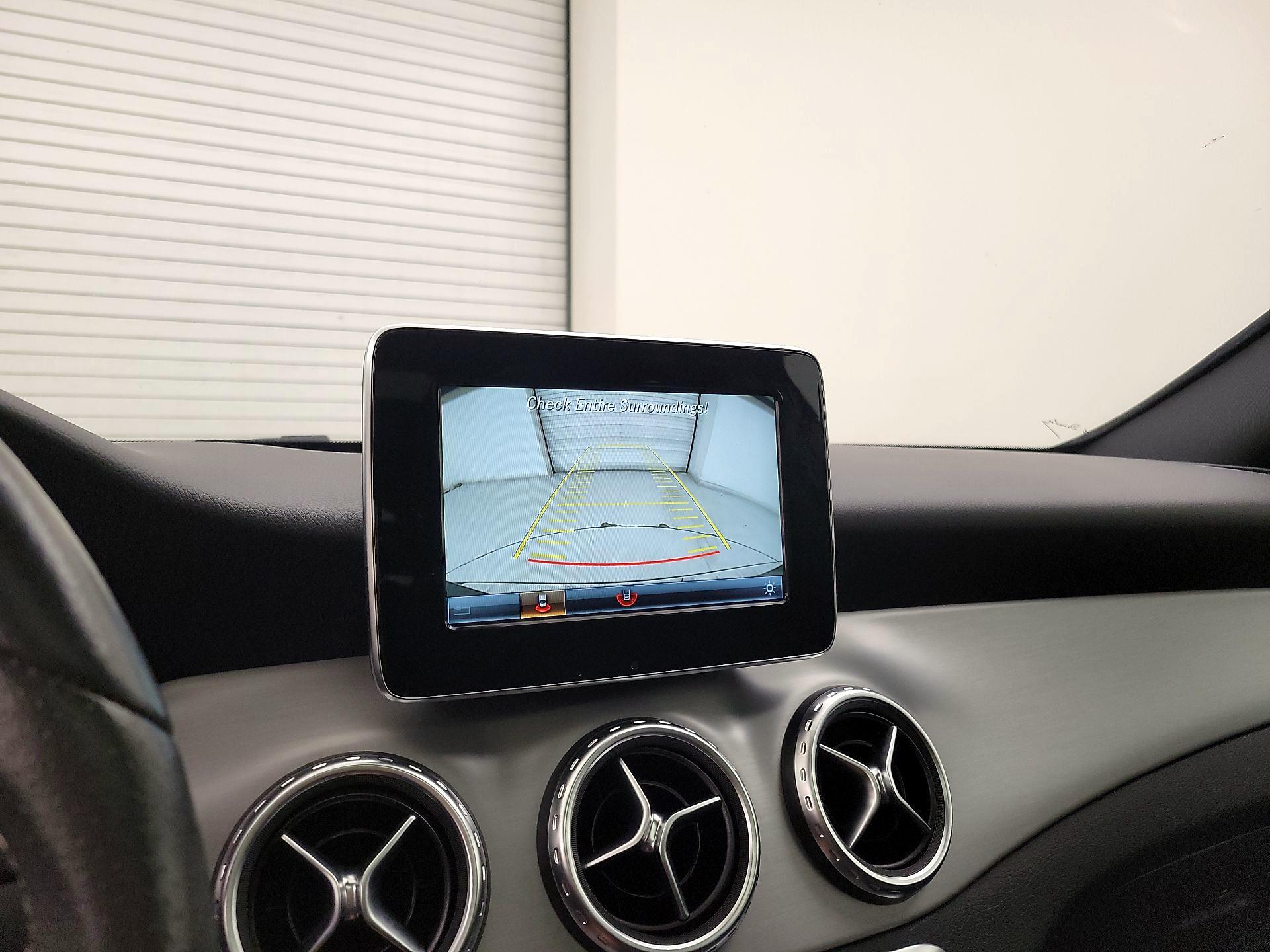 Thumbnail: 2017 Mercedes-Benz GLA - 14