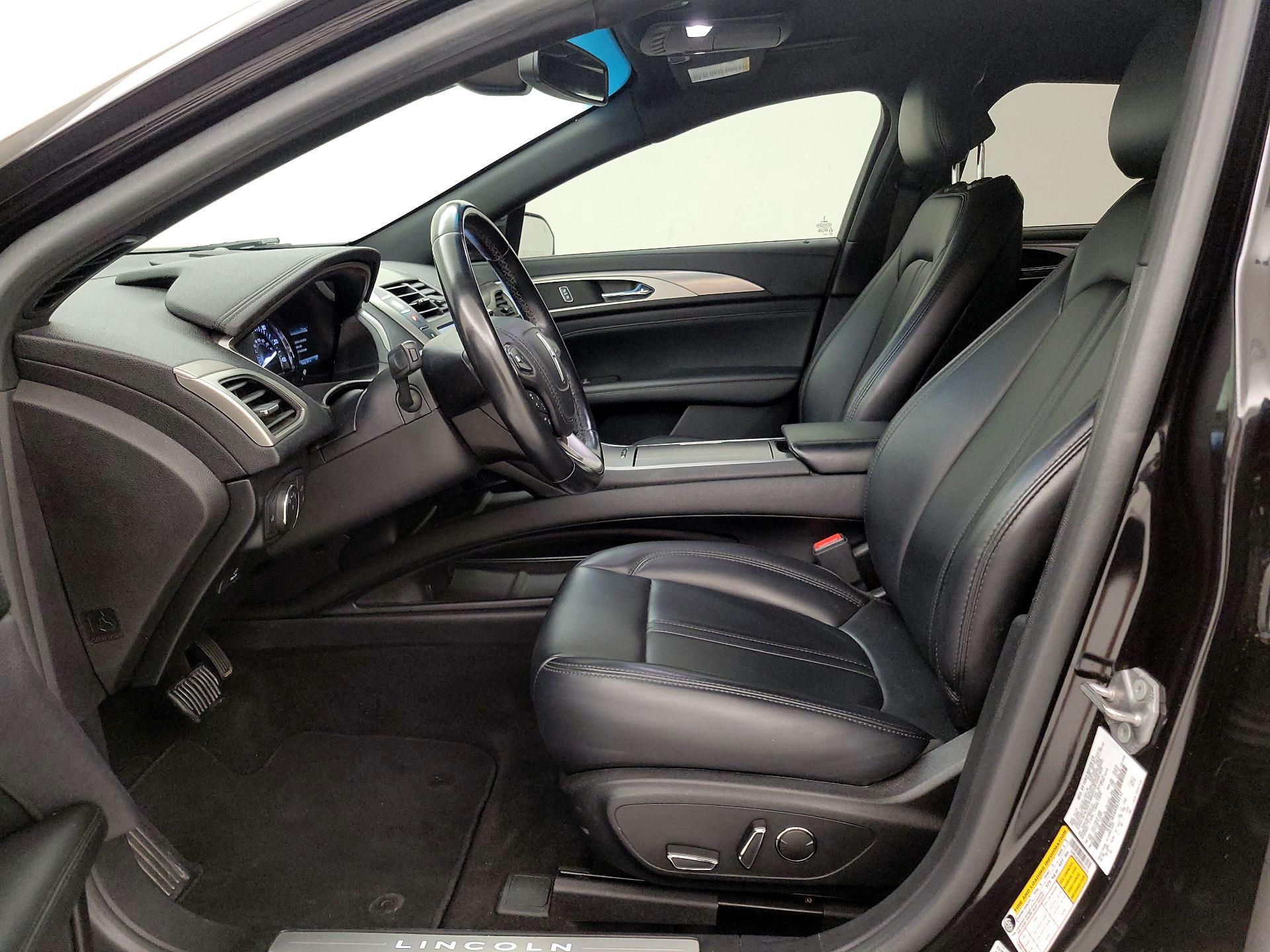 Thumbnail: 2019 Lincoln MKZ - 11