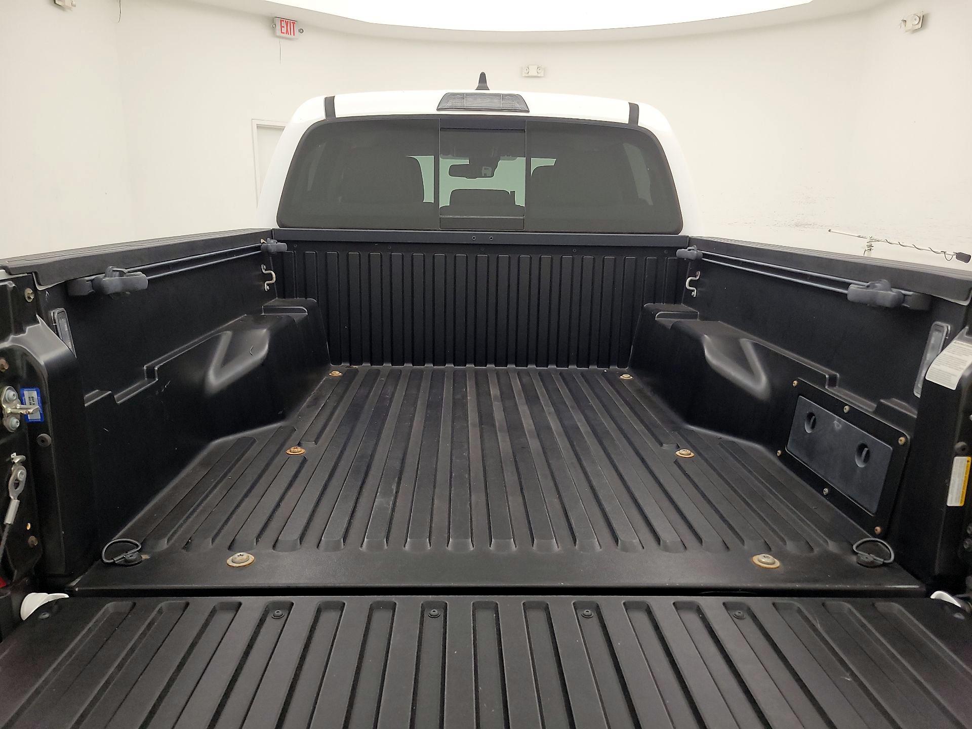 Thumbnail: 2020 Toyota Tacoma - 20