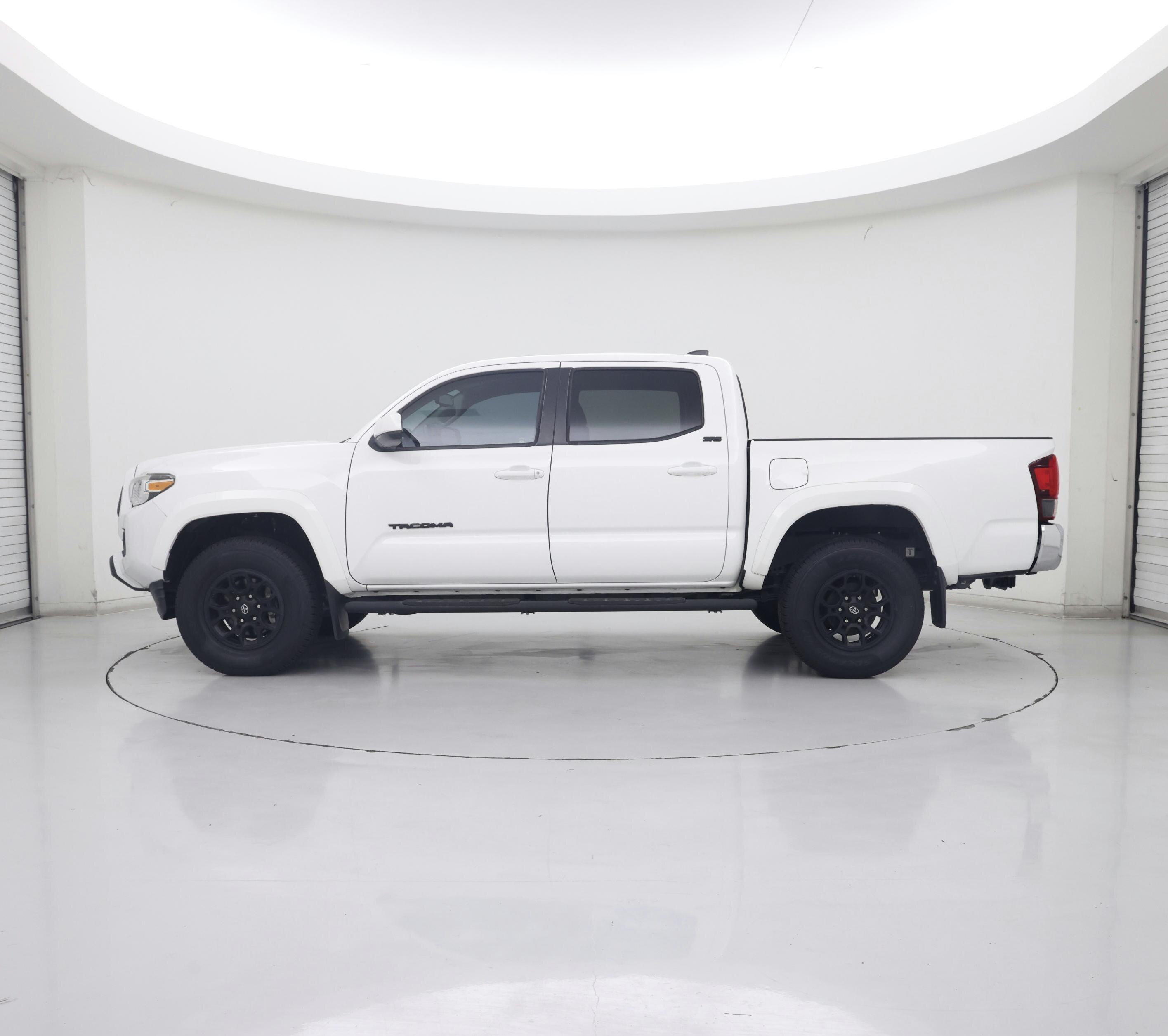 Thumbnail: 2020 Toyota Tacoma - 3