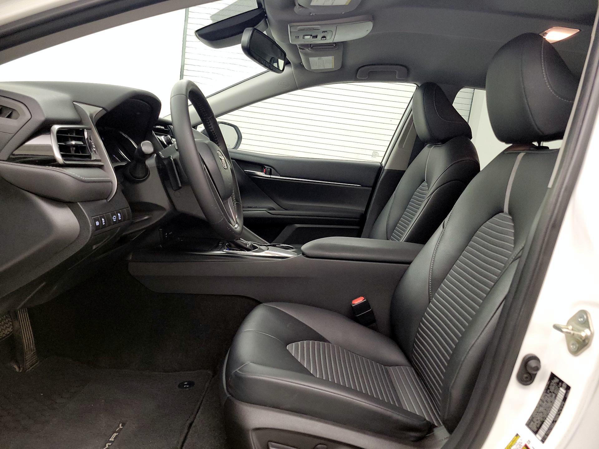 Thumbnail: 2019 Toyota Camry - 11