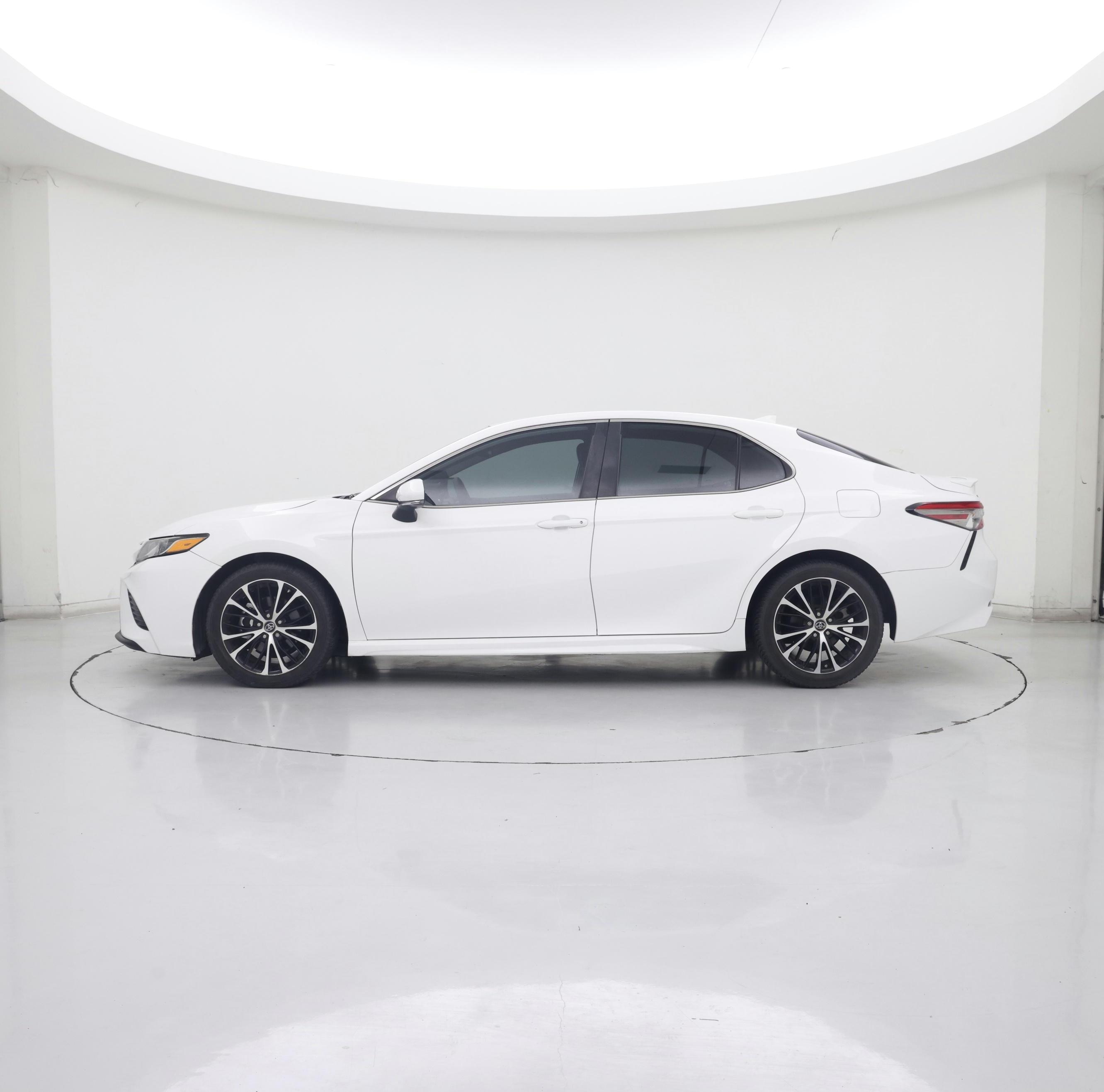 Thumbnail: 2019 Toyota Camry - 3