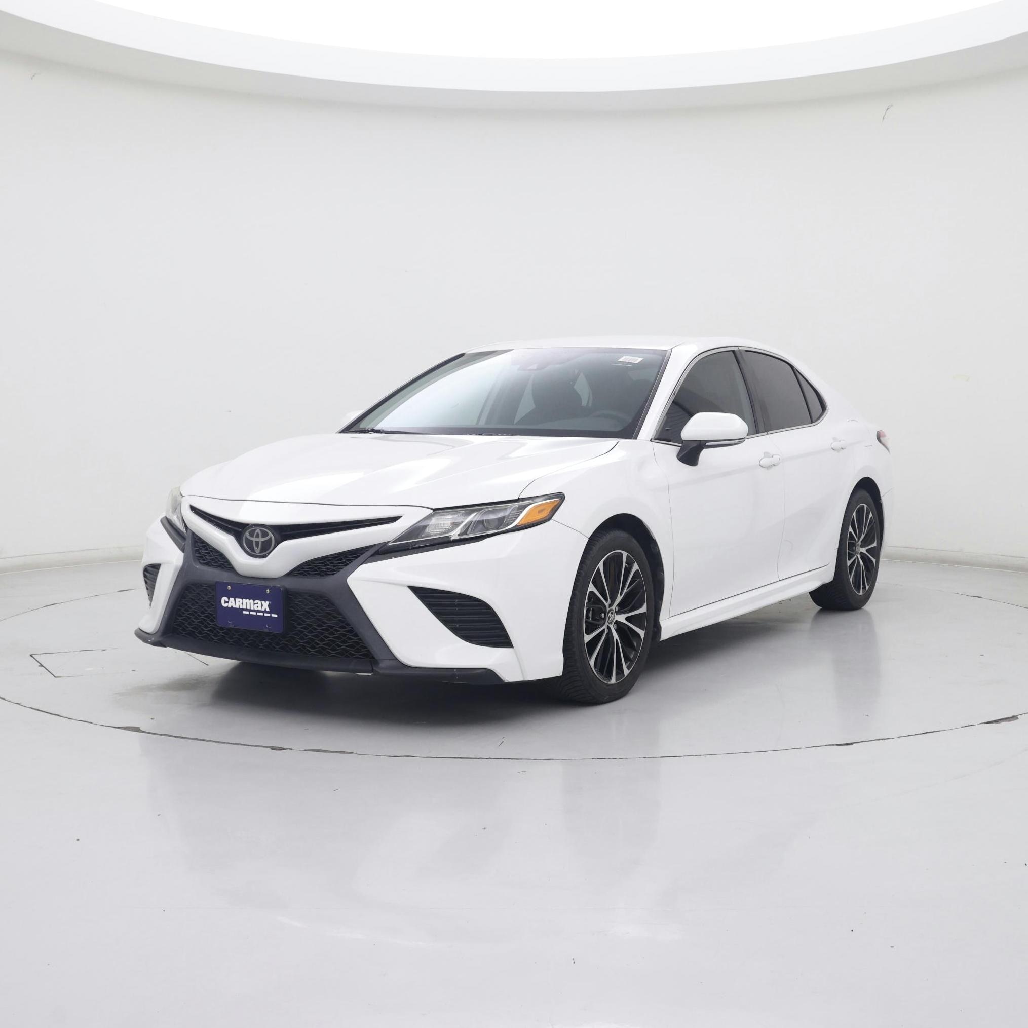 Thumbnail: 2019 Toyota Camry - 4