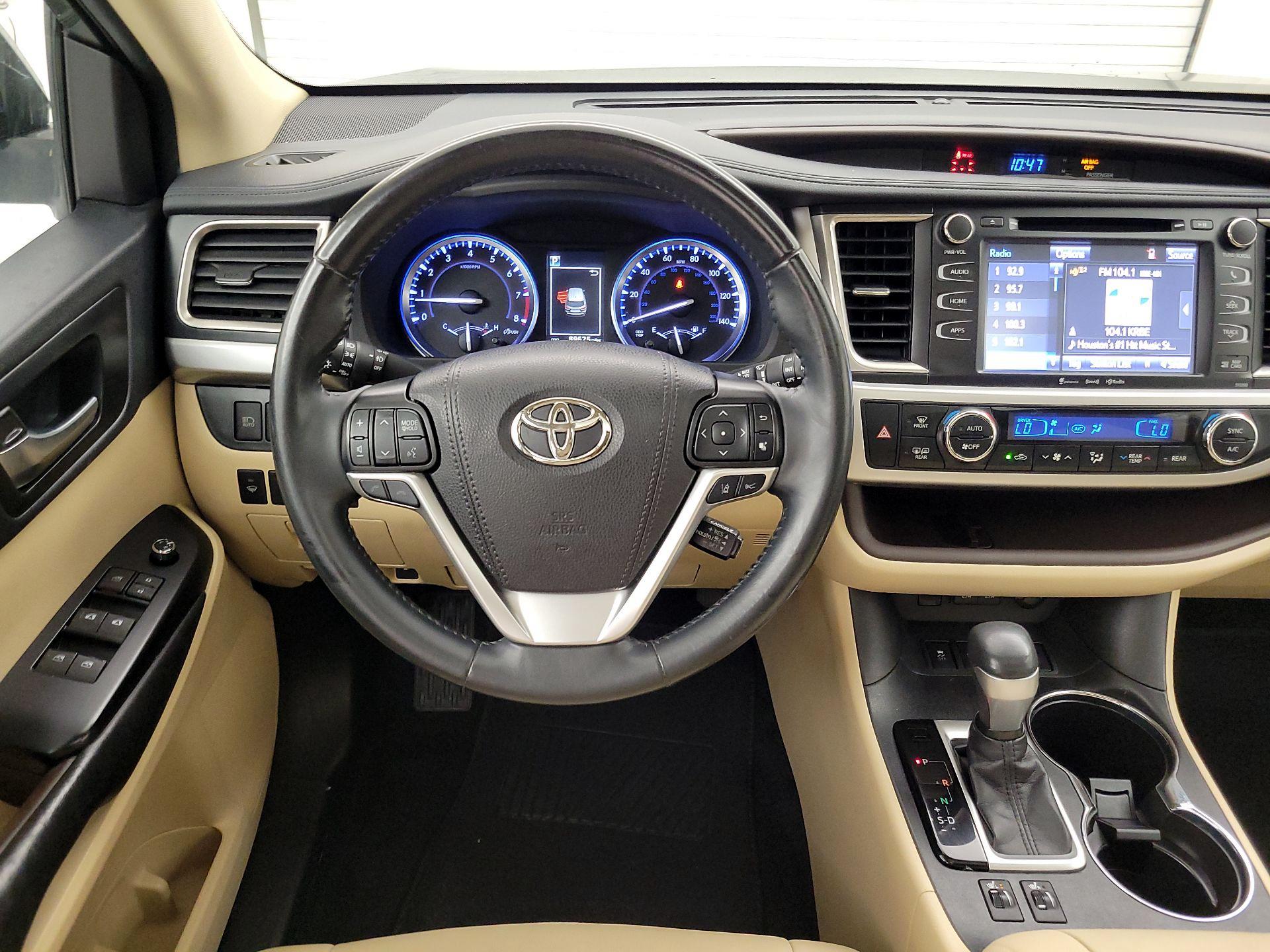 Thumbnail: 2019 Toyota Highlander - 10
