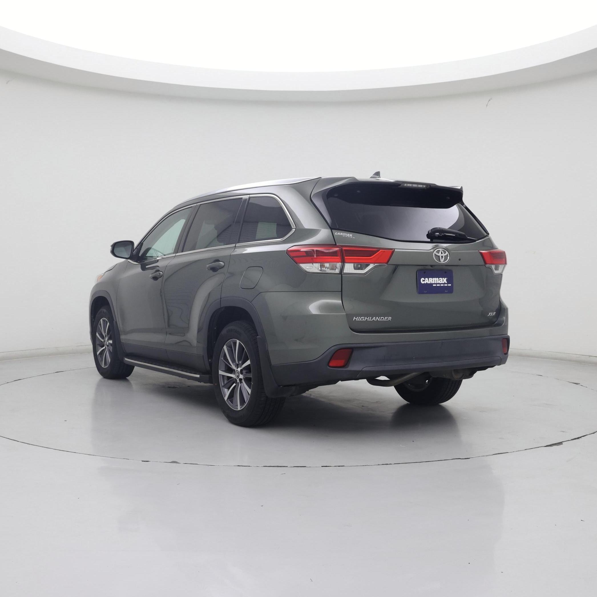 Thumbnail: 2019 Toyota Highlander - 2