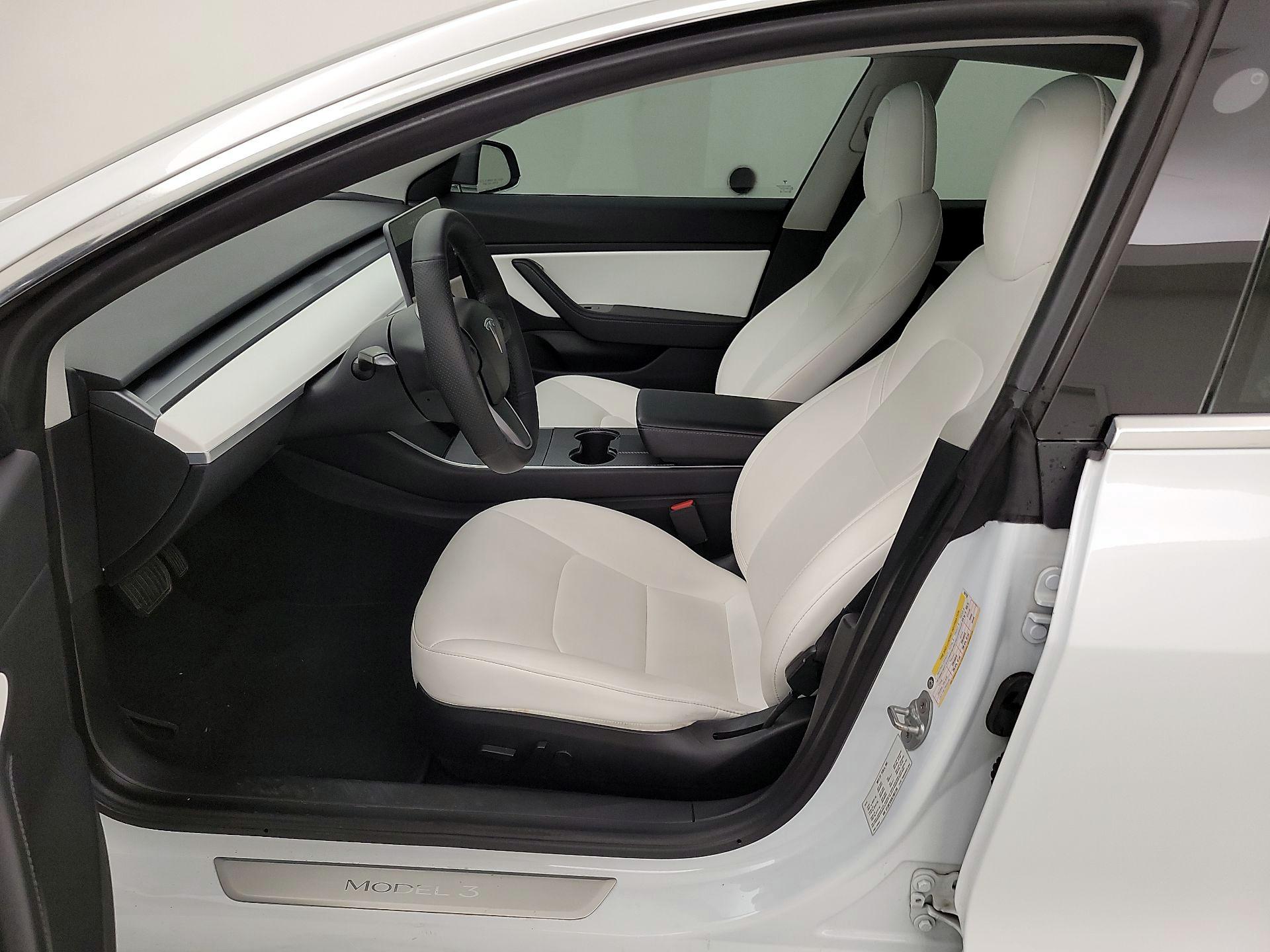 Thumbnail: 2020 Tesla Model 3 - 11