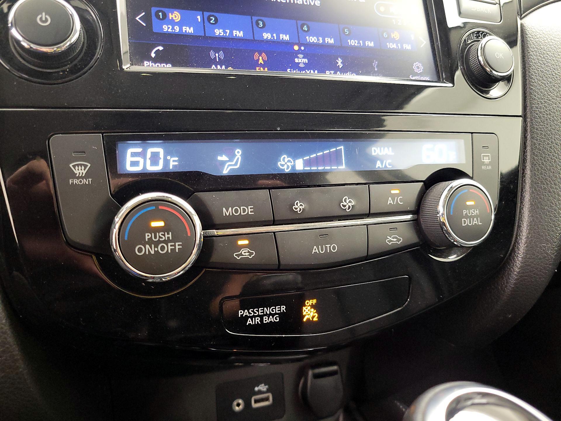 Thumbnail: 2019 Nissan Rogue Sport - 17