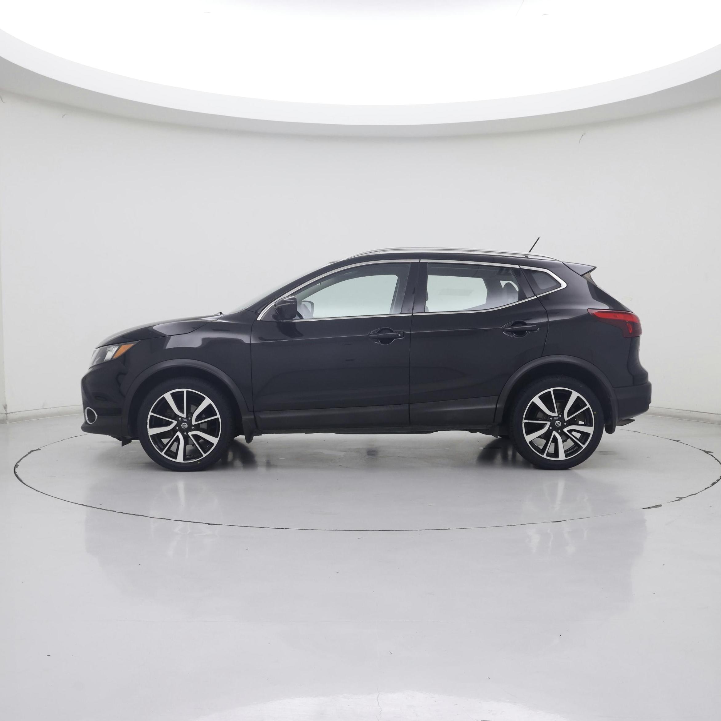 Thumbnail: 2019 Nissan Rogue Sport - 3
